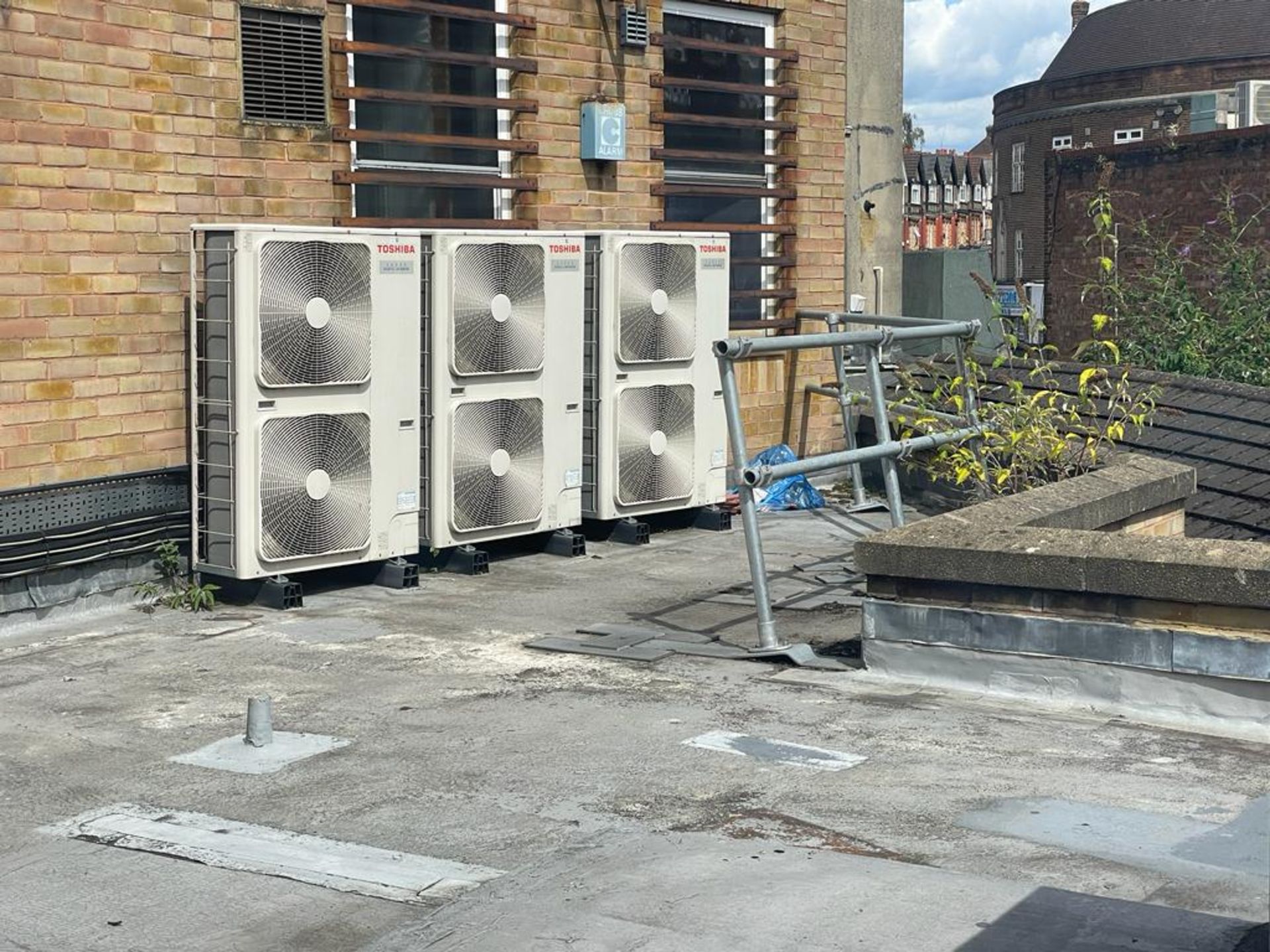 1 x Toshiba Air Conditioning System - Includes 3 x Indoor Cassettes and 3 x Outdoor Condensers - Image 4 of 5