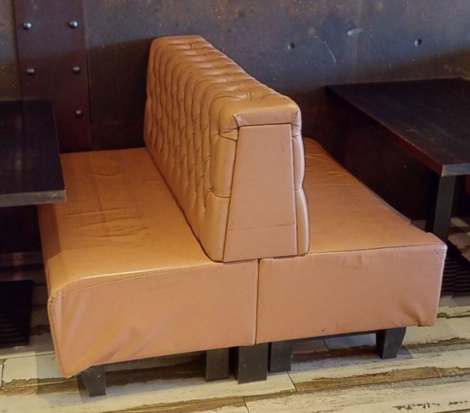 1 x Back to Back Seating Bench Featuring Studded Backs and a Salmon Leather Upholstery - Image 2 of 2