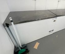 1 x Prodis Commercial Chest Freezer With Stainless Steel Top