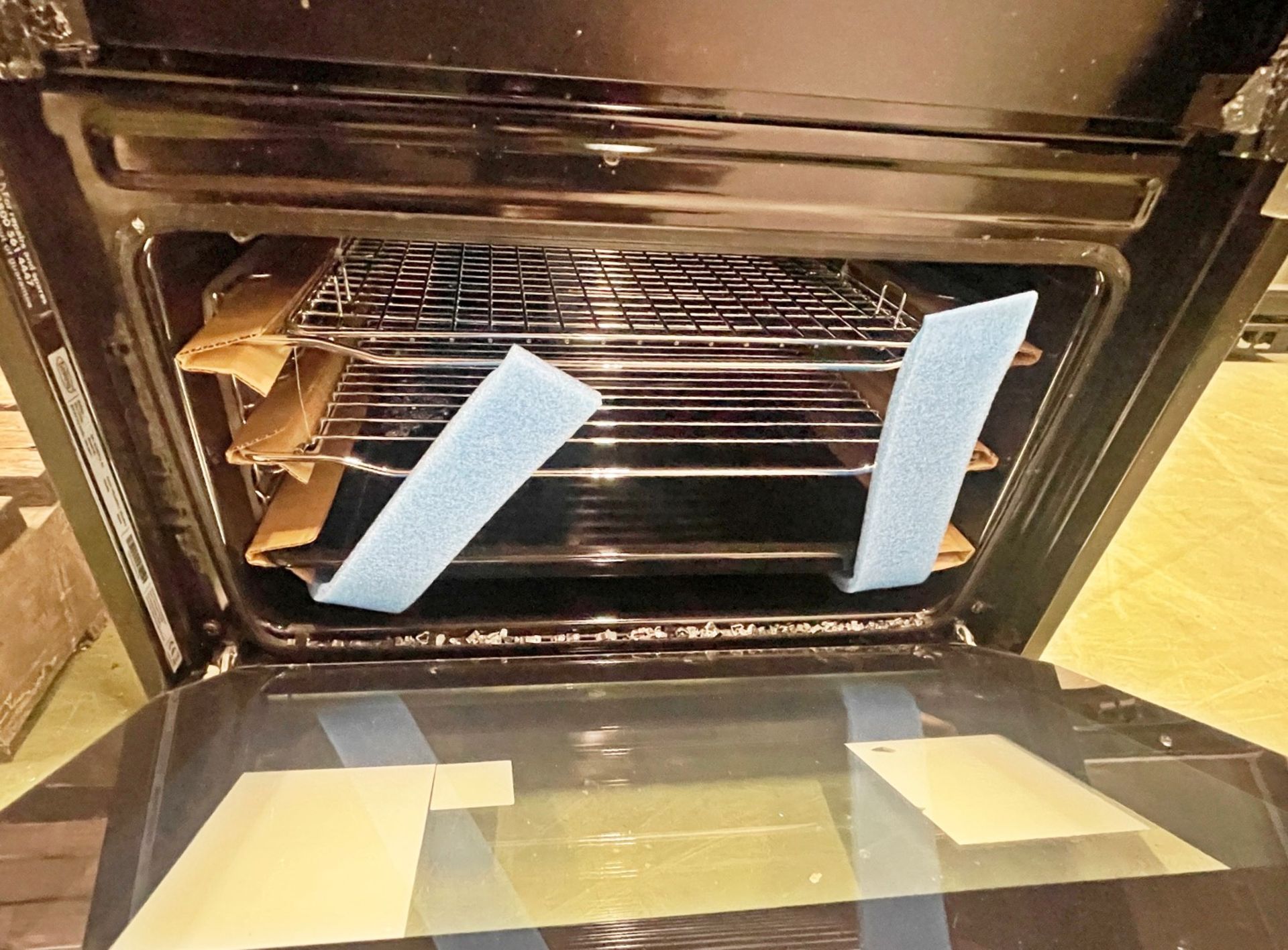 1 x Belling Integrated Oven - New and Unused With Damaged Glass Door - Image 5 of 7