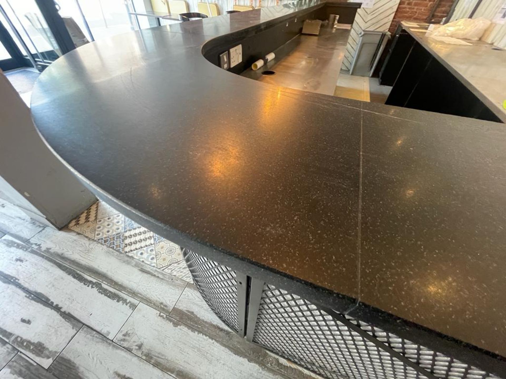 1 x Restaurant Drinks Bar Featuring a Shaped Design, Granite Worktop, Diamond Lattice Fascia - Image 24 of 25