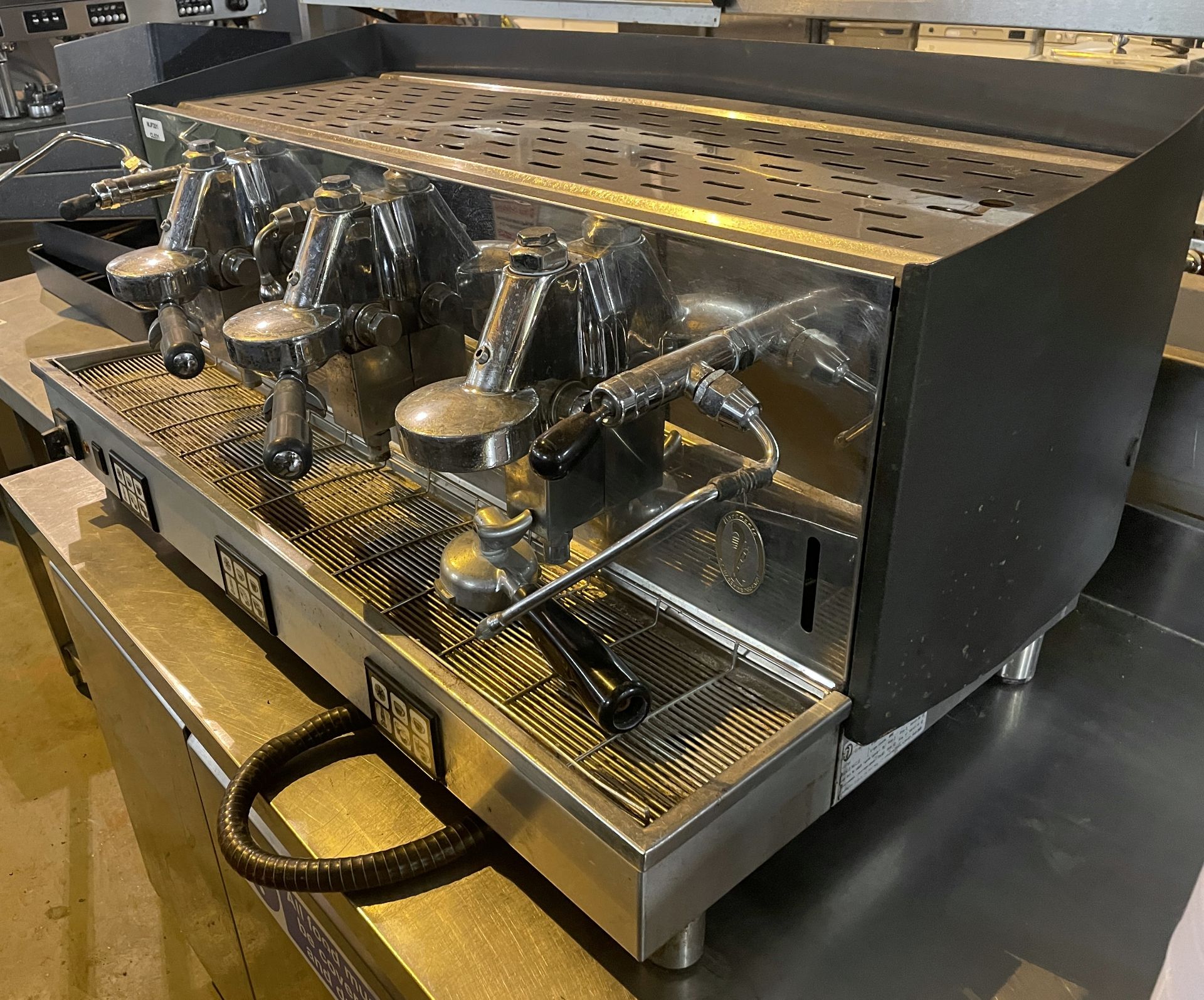 1 x Fiorenzato Ducale 3 Group Espresso Coffee Machine - Image 4 of 10