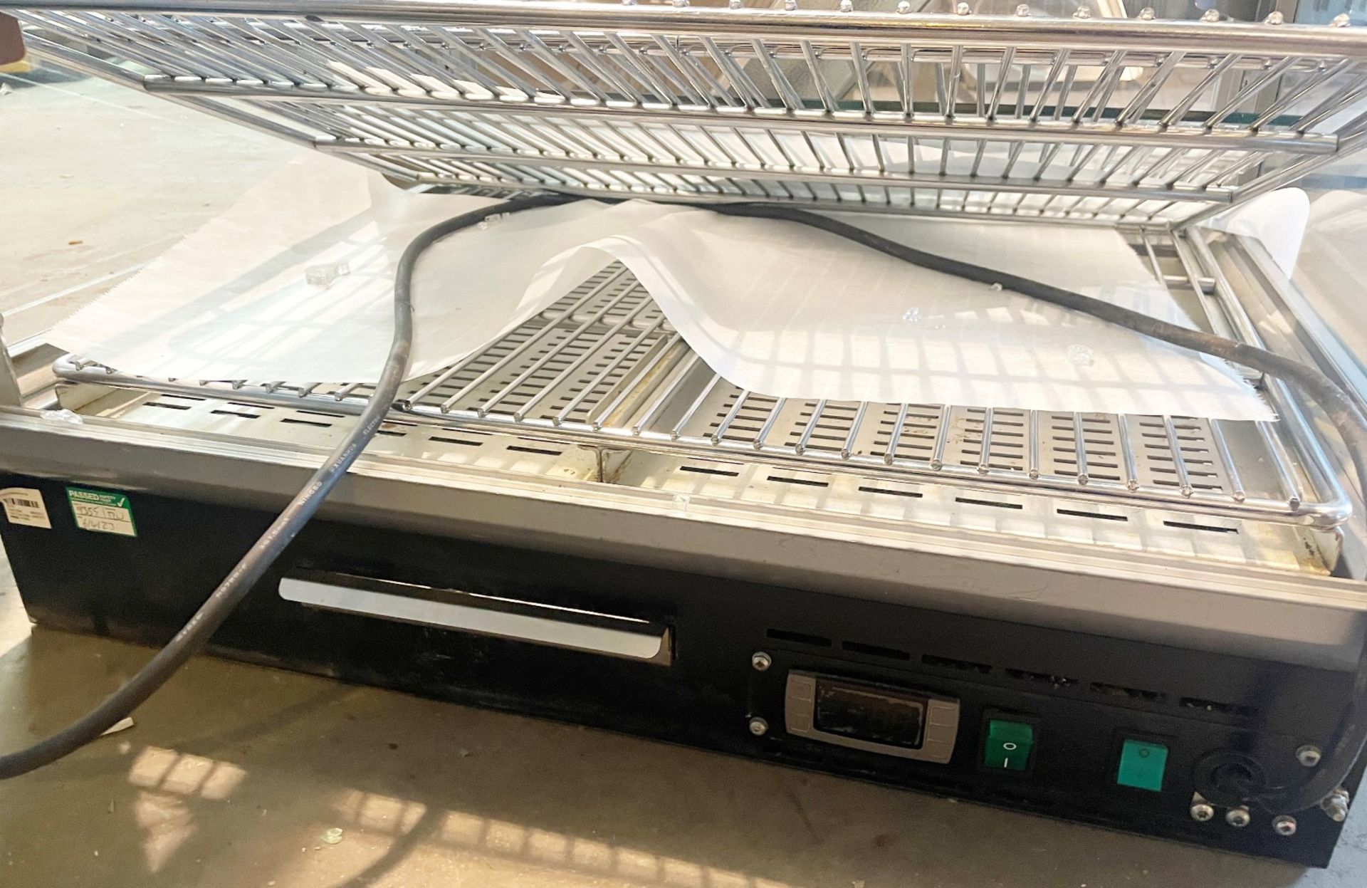 1 x Lincat Countertop rigerated Display Chiller - Image 9 of 10