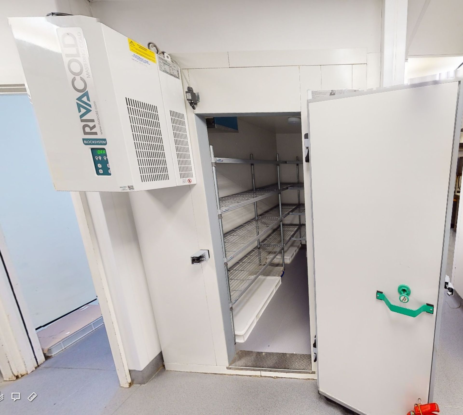 1 x Commercial Walk In Cold Room With Rivacold Blocksystem