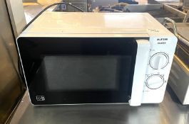1 x Domestic 800w Microwave Oven
