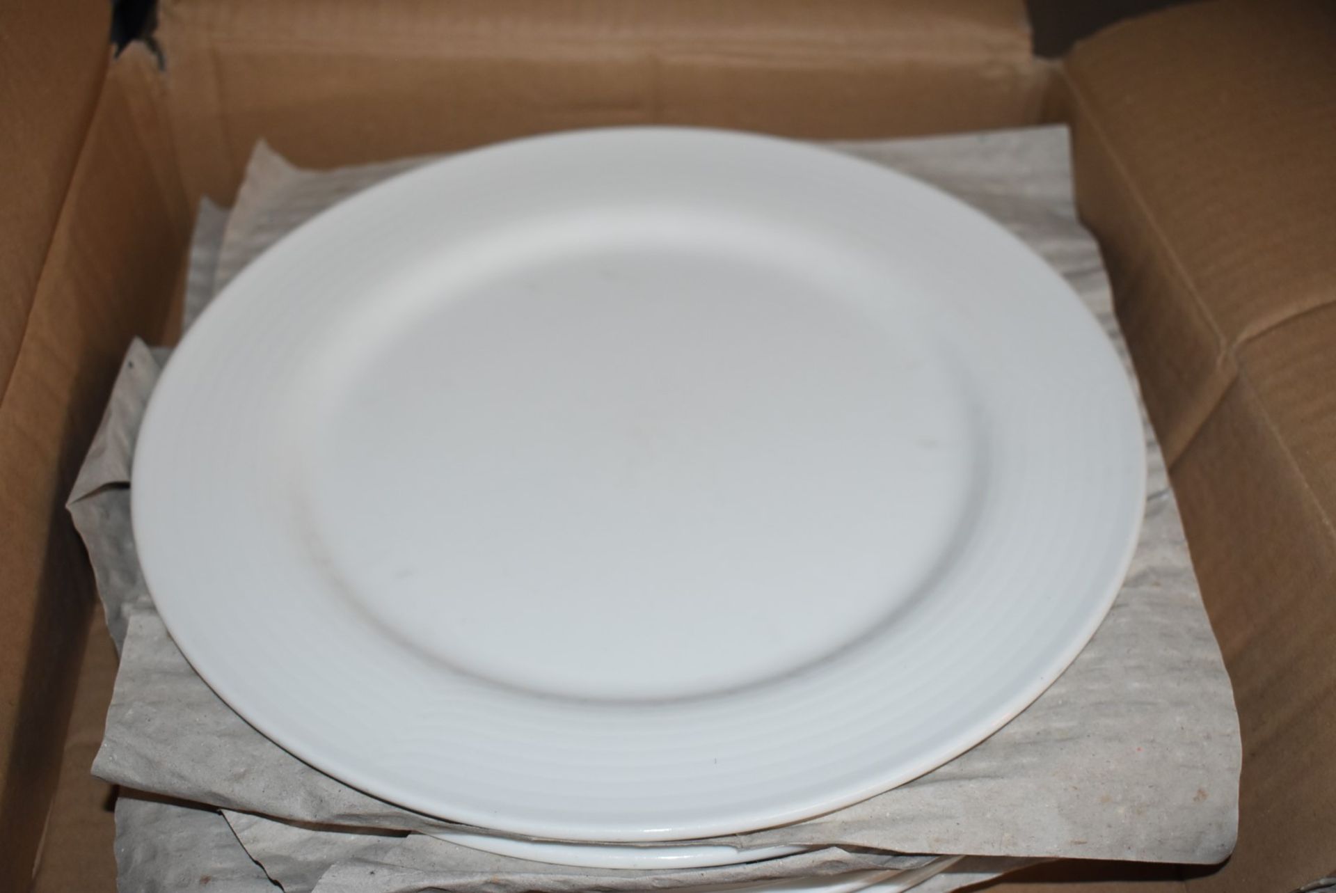 6 x Villeroy & Boch Affinity Contemporary Porcelain Flat Dinner Plates - 27 cms - New Boxed - Image 2 of 5