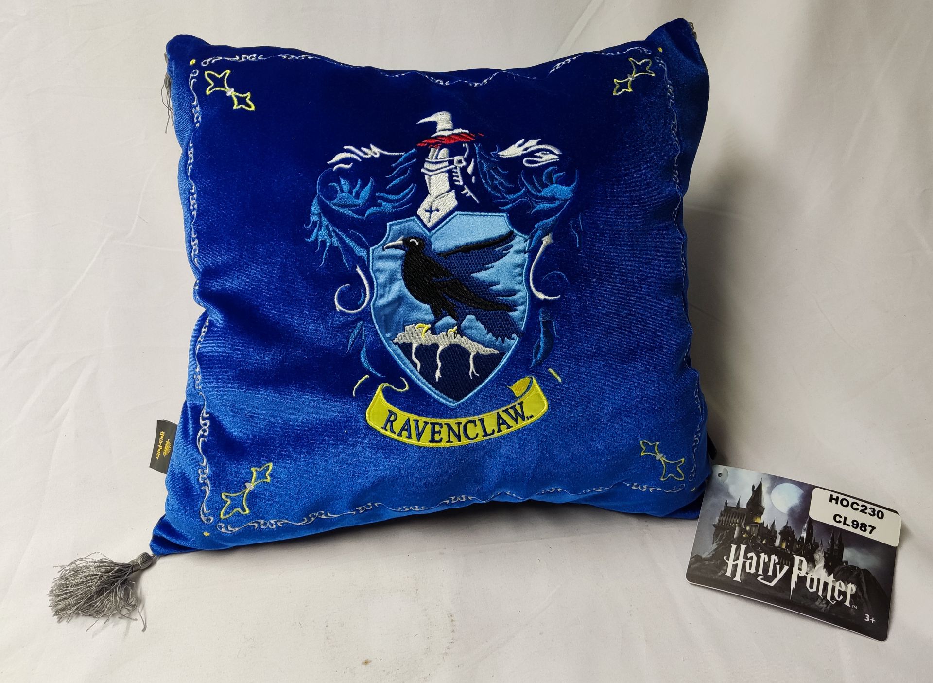 1 x NOBLE COLLECTION Harry Potter Ravenclaw House Mascot Cushion - New/Unused - RRP £39.95 - Ref: / - Image 3 of 11
