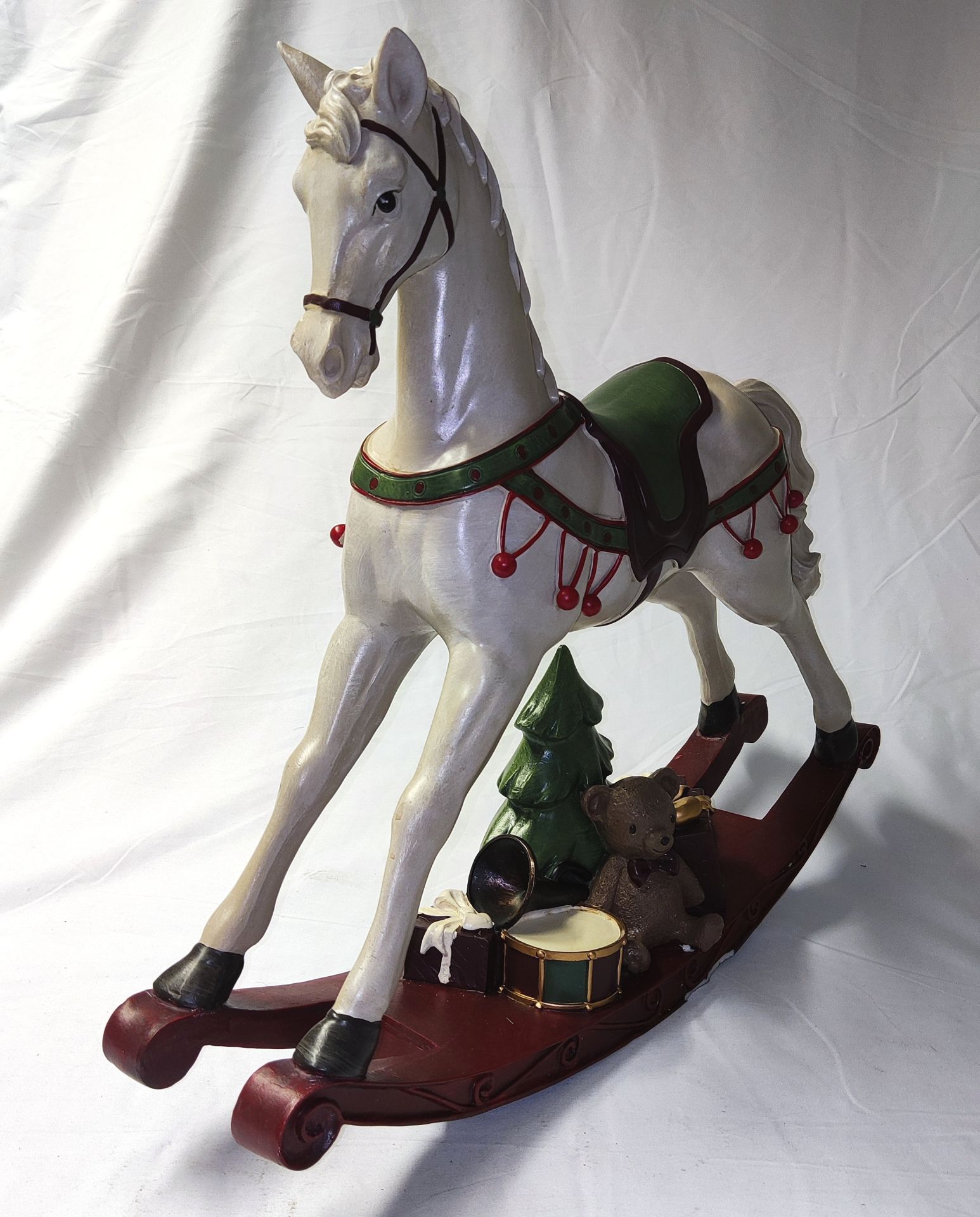 1 x HARRODS Large Rocking Horse Christmas Ornament - 55Cm Long, 48Cm Tall - RRP £169 - Ref: - Image 4 of 14