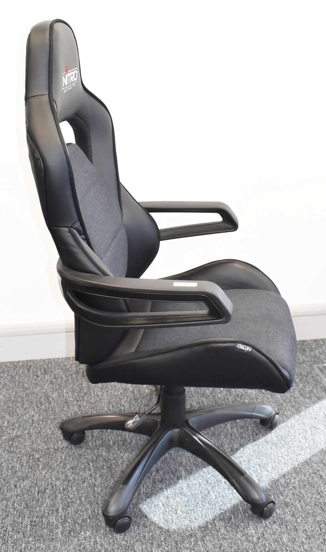 1 x Nitro Concepts Evo Gaming Swivel Chair - Faux Leather and Fabric Upholstery in Black - Gas - Image 7 of 8