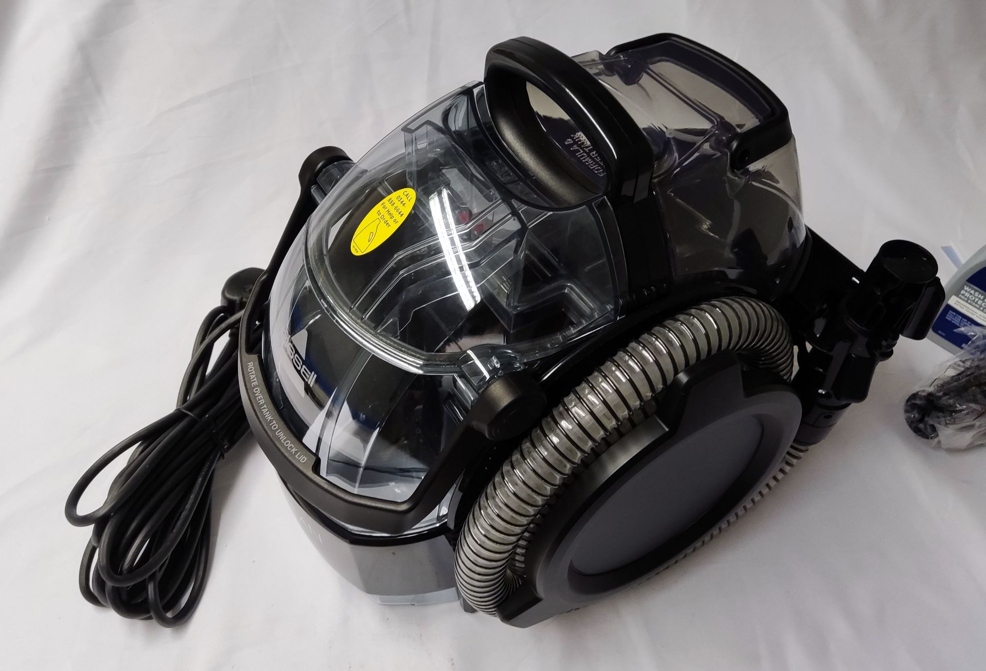 1 x BISSELL Spotclean Pro Portable Carpet & Upholstery Washer - New/Boxed - RRP £179.99 - Ref: - Image 6 of 15