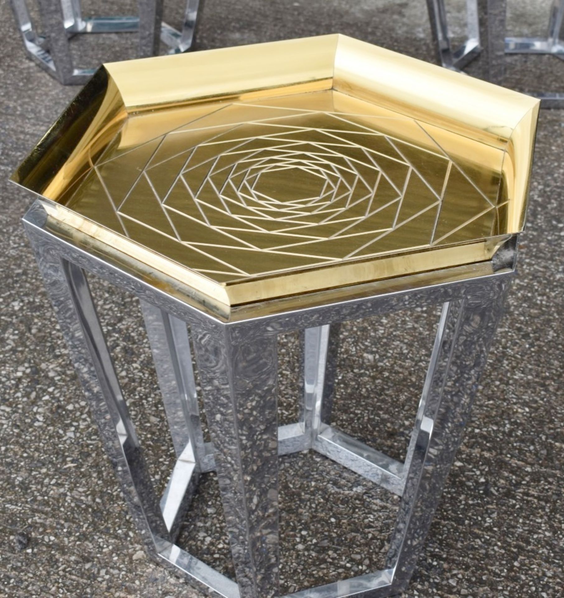 1 x Contemporary Designer Metal Table Featuring a Removable Tray Top with Geometric Rose Design, - Image 5 of 7