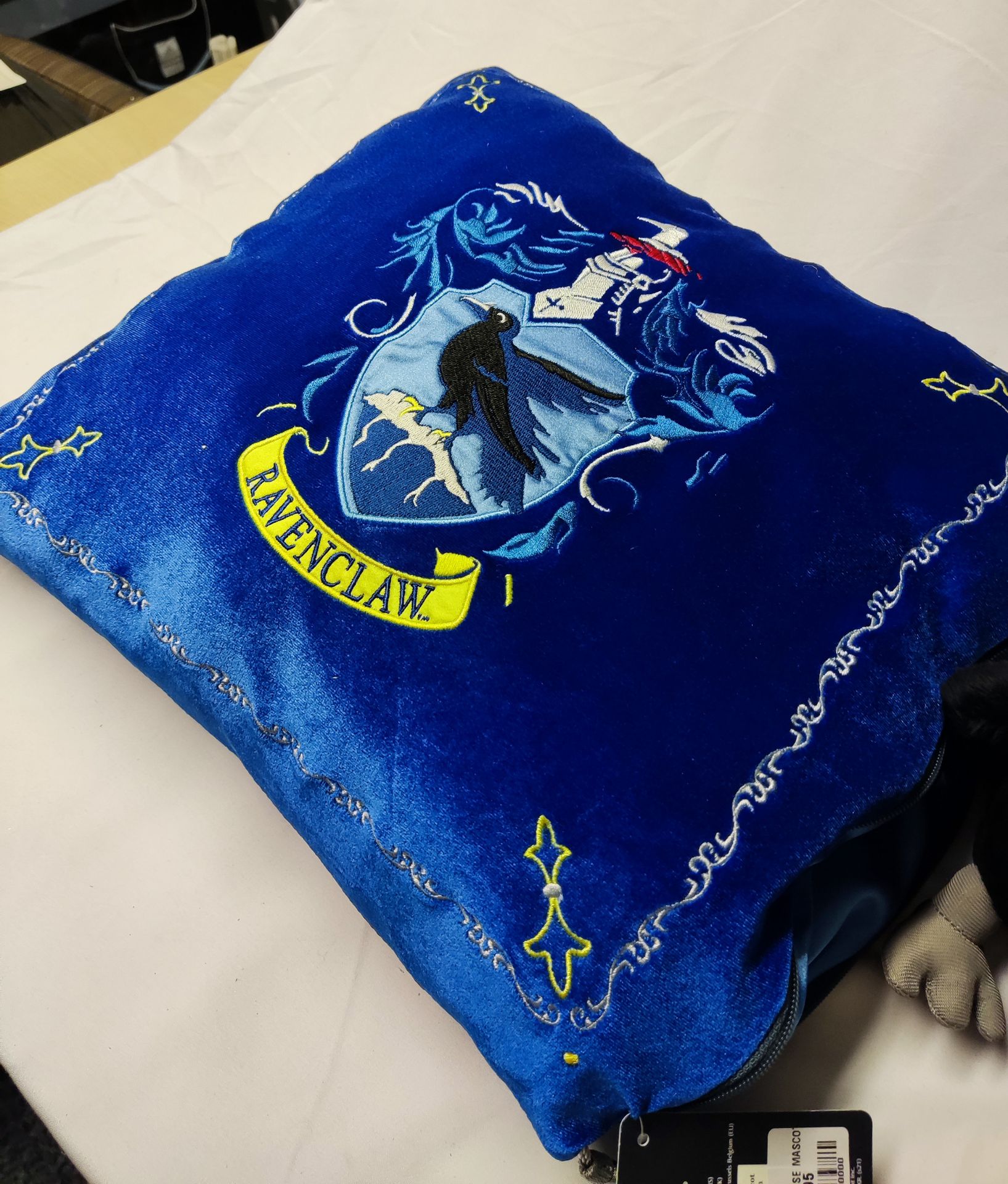 1 x NOBLE COLLECTION Harry Potter Ravenclaw House Mascot Cushion - New/Unused - RRP £39.95 - Ref: / - Image 10 of 11