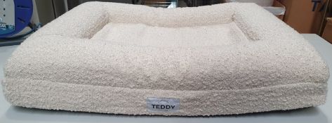 1 x TEDDY Luxury Dog Bed - Dimensions: 74 x 62cm - Unused Unboxed Stock
