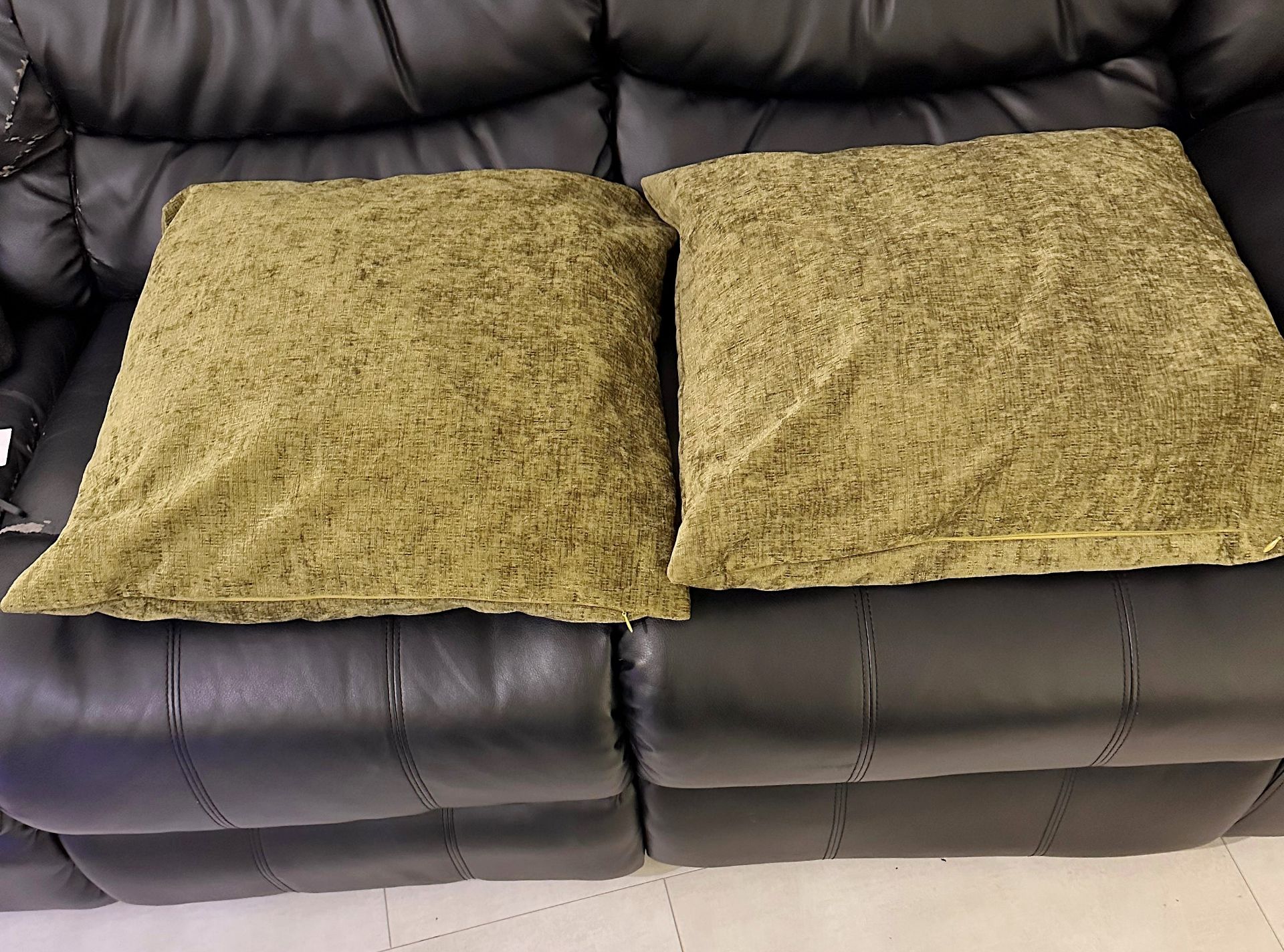 2 x Large Velvet Chenille Green Cushion With Cotton Inners And Zip Closing - Dimension 50x50cm - - Image 2 of 3