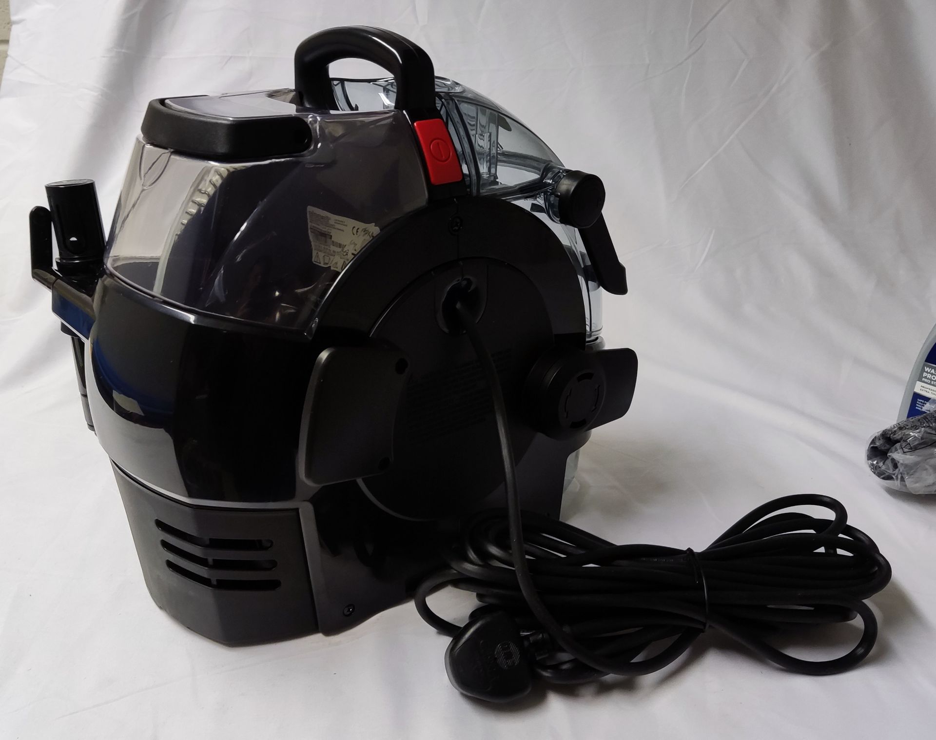 1 x BISSELL Spotclean Pro Portable Carpet & Upholstery Washer - New/Boxed - RRP £179.99 - Ref: - Image 4 of 15