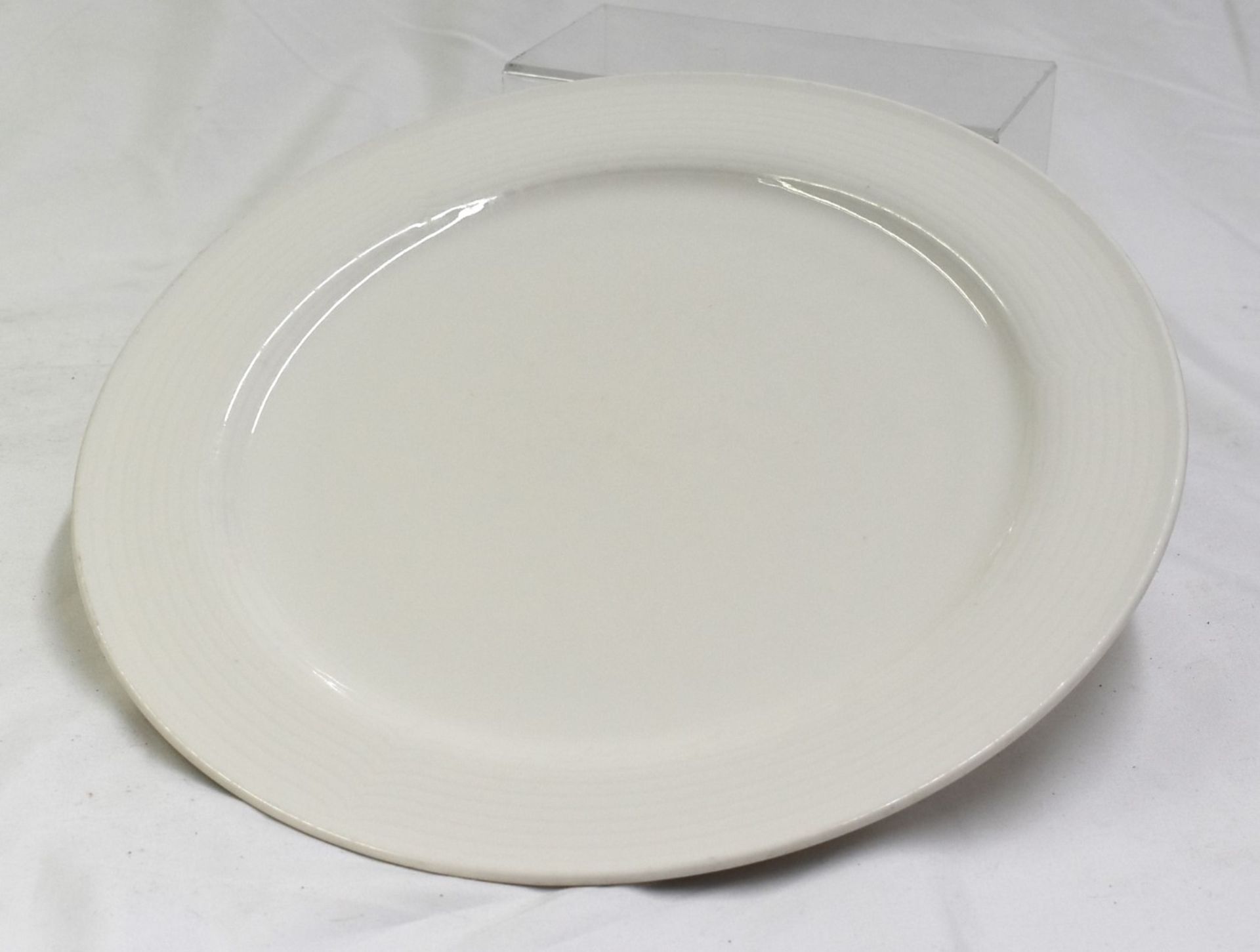 6 x Villeroy & Boch Contemporary Porcelain Flat Dinner Plates - 31.5 cms - CL011 - Ref: PX284 - - Image 6 of 7