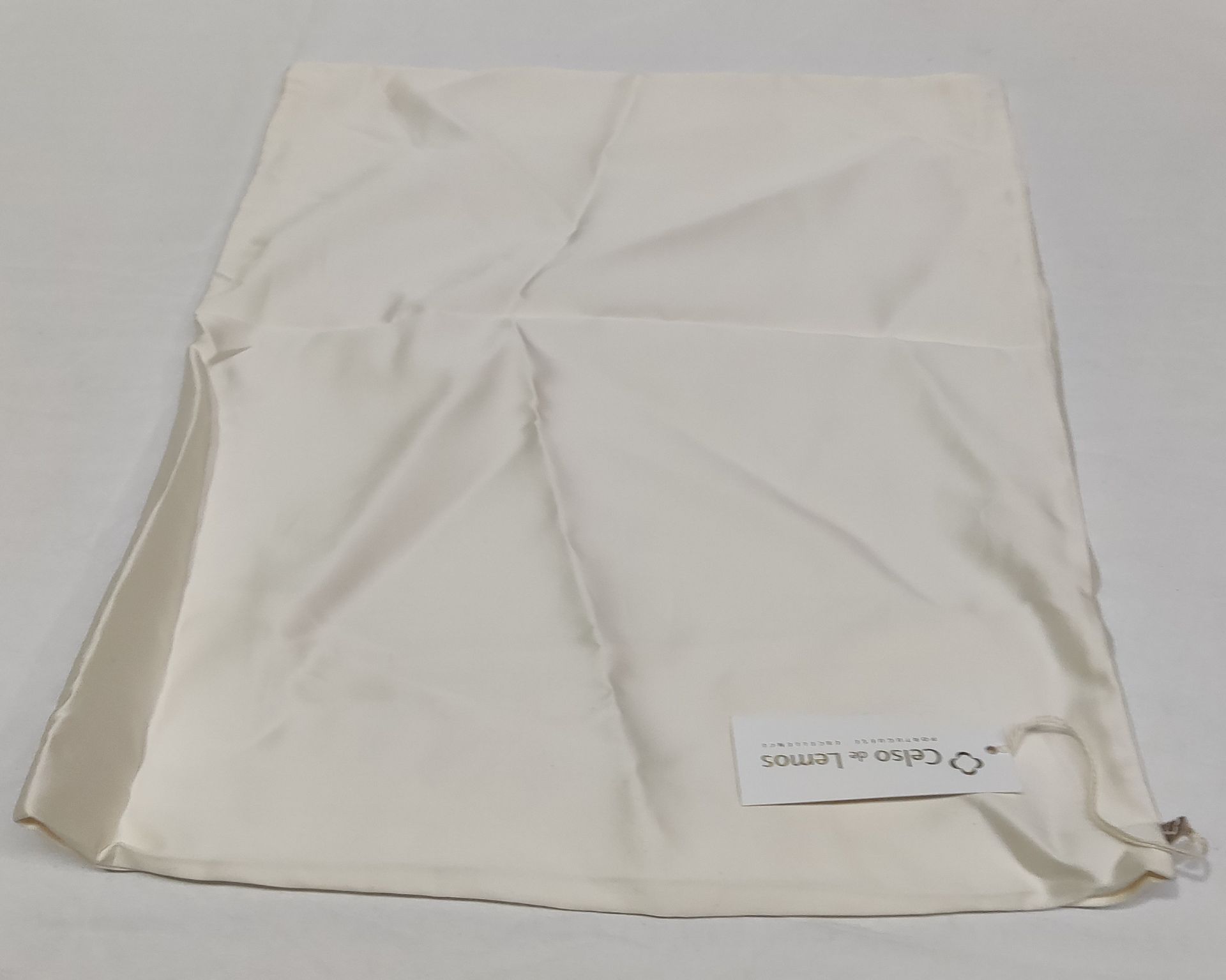 1 x CELSO DE LEMOS Capela Superking Fitted Sheet 180X200cm - 101 Naturel - Original RRP £839.00 - Image 2 of 6