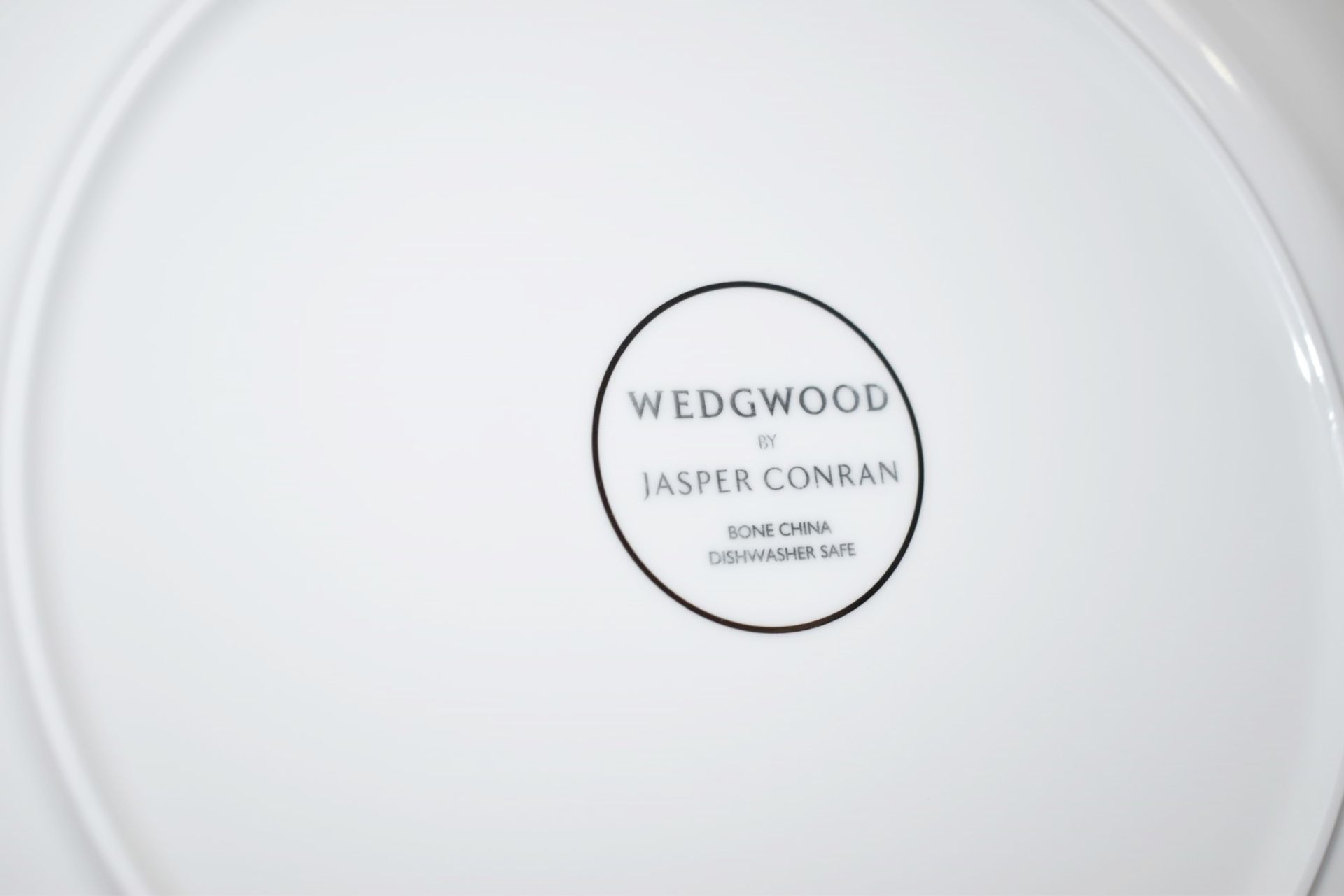 4 x WEDGWOOD / JASPER CONRAN Platinum 27cm Dinner Plates - Original Price £120.00 - Image 2 of 6
