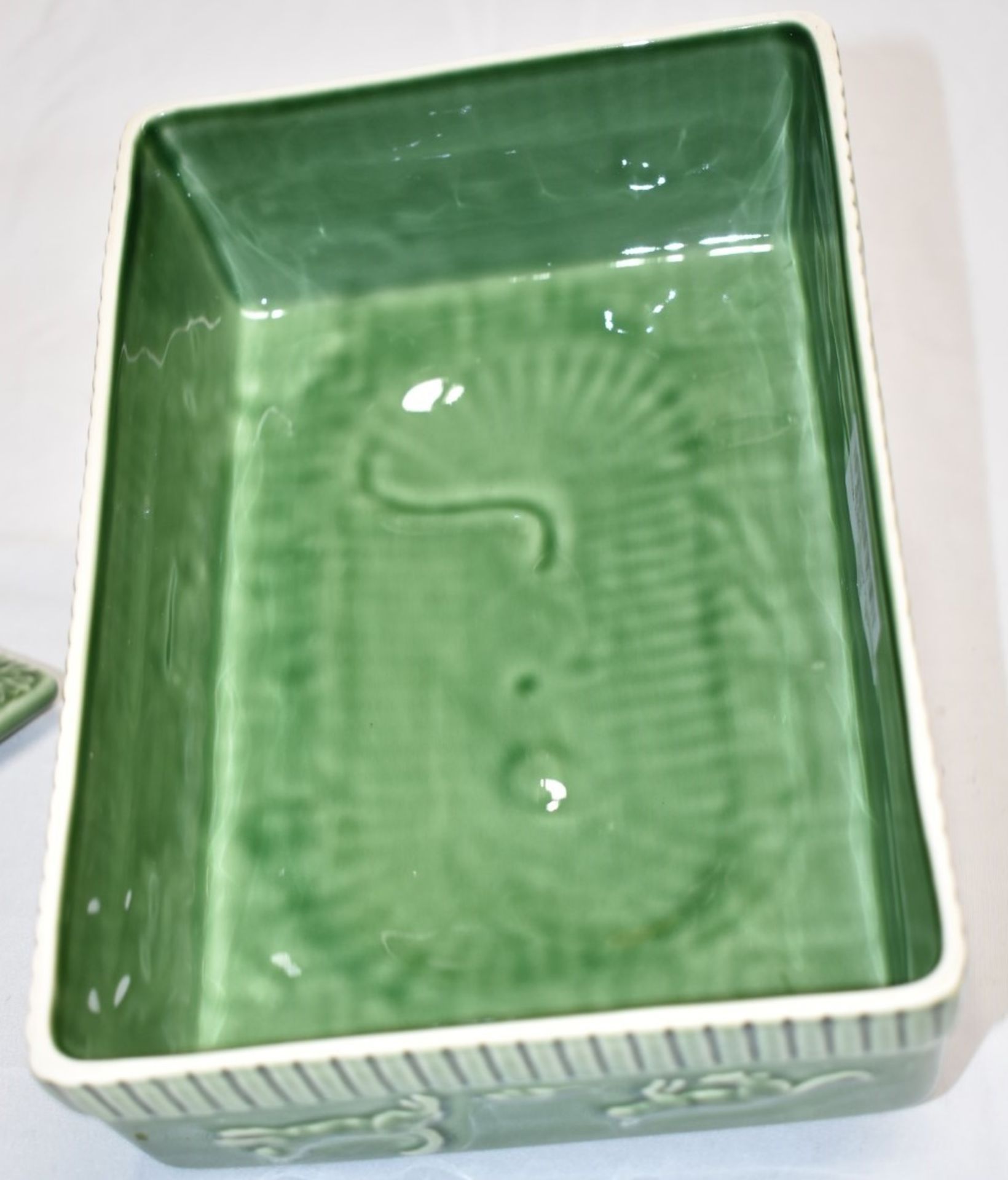 1 x BORDALLO PINHEIRO Ceramic Cheese Plate with Lid (30.5cm) - Original Price £126.00 - Image 8 of 12