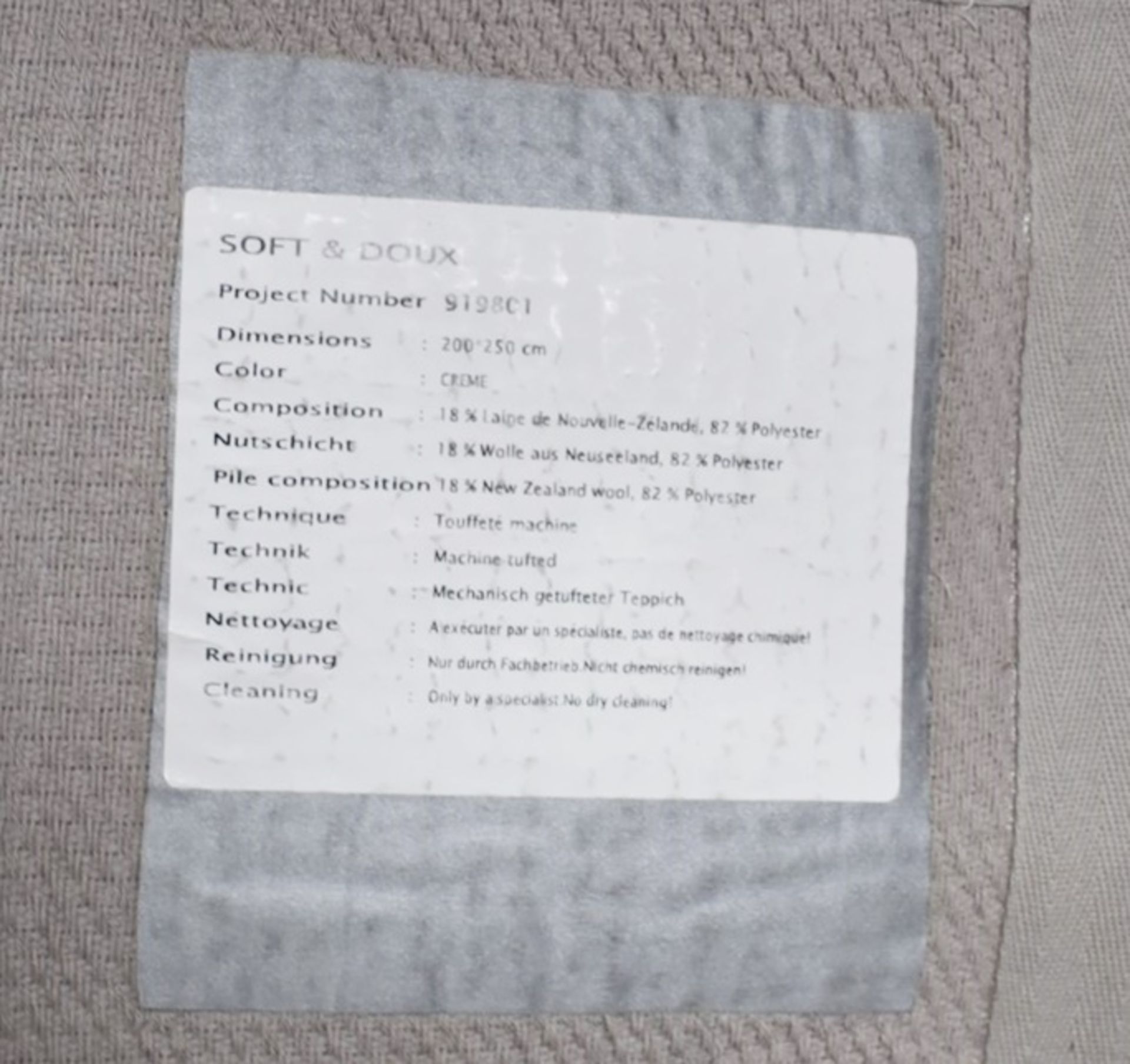 1 x LIGNE ROSET Soft Et Doux Luxury Designer Rug in Light Grey, 200x250cm - Original Price £4, - Image 4 of 7
