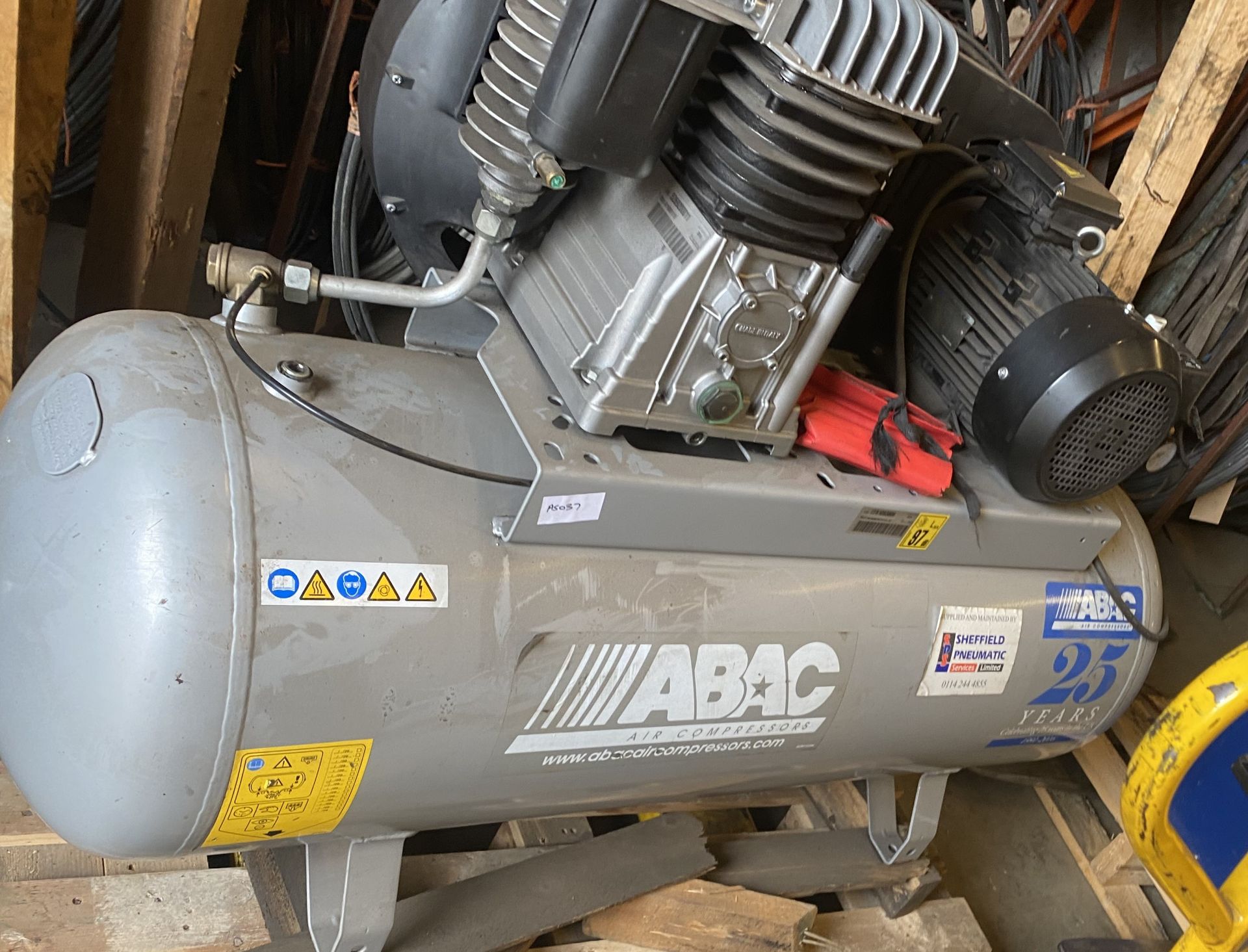 1 x ABAC Industrial Heavy Duty Air Compressor - Image 2 of 5