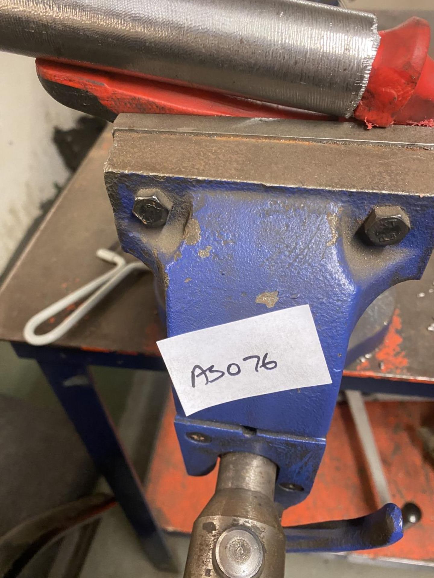 1 x Industrial Wire Cutter With Bench Vice - Image 2 of 2