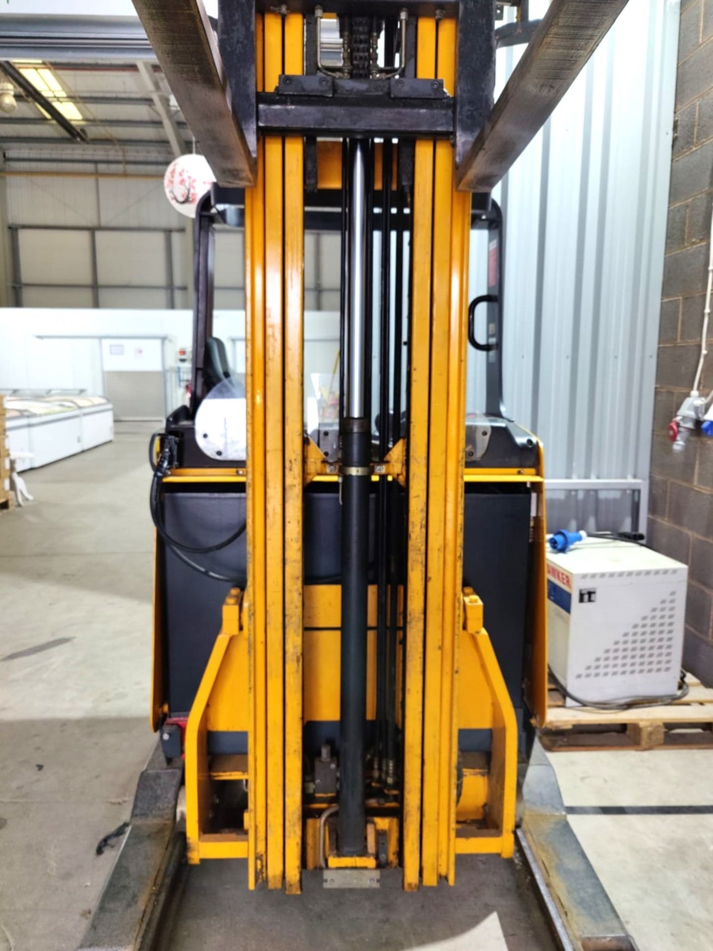 1 x Jungheinrich Electric Forklift Reach Truck - 1 Ton Capacity - 5900mm Lift Height - Image 19 of 36