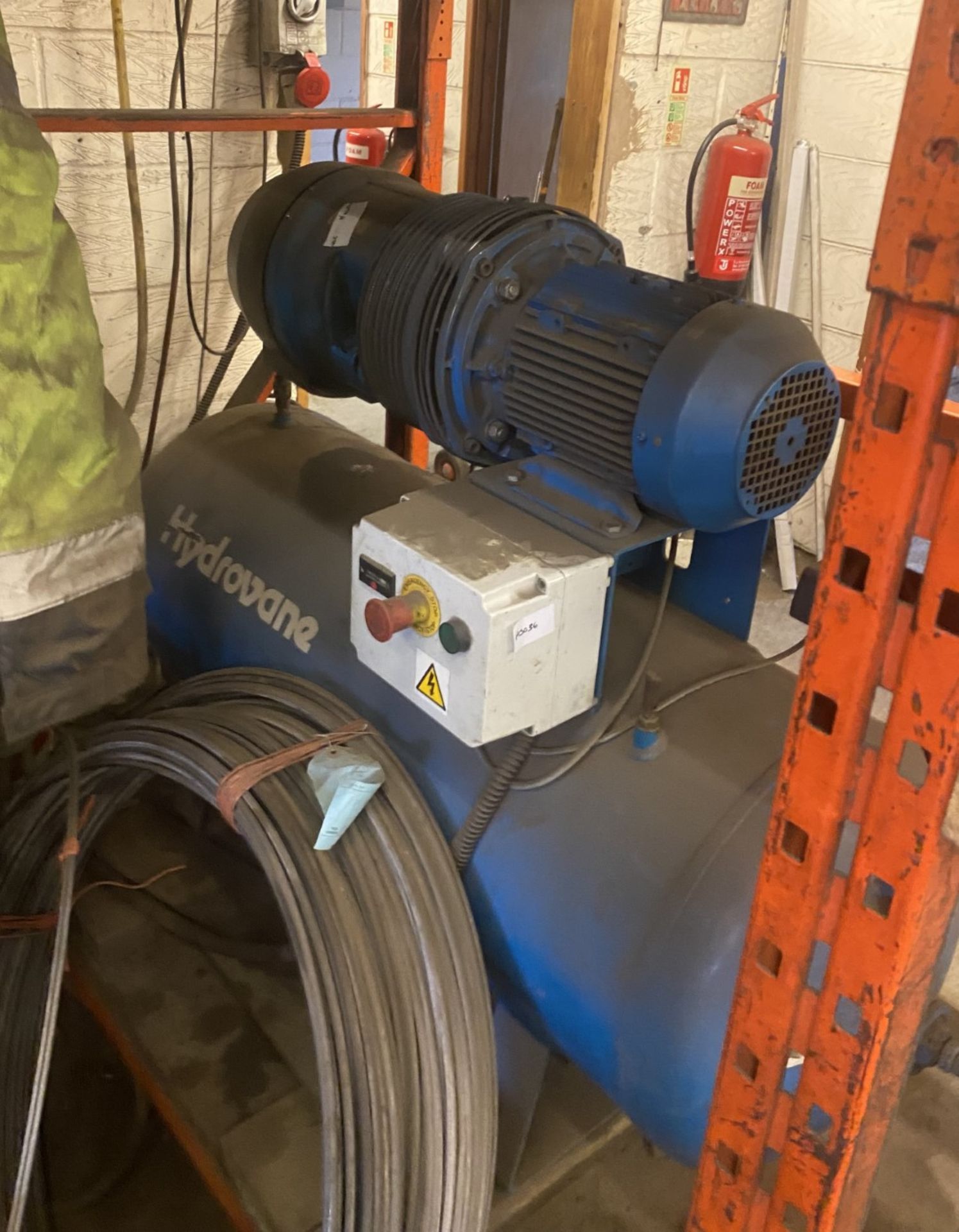 1 x Hydrovane Industrial Air Compressor With a Compair F9S Refrigerant Dryer - Image 3 of 4