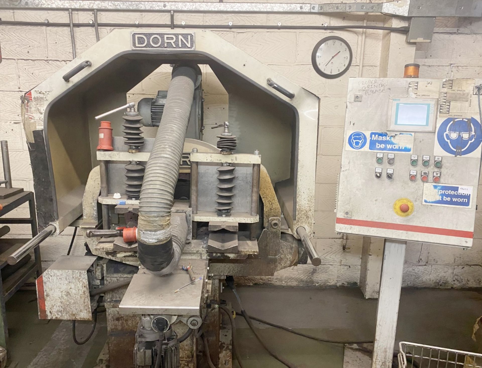 1 x Dorn Heavy Duty Industrial Grinding Machine