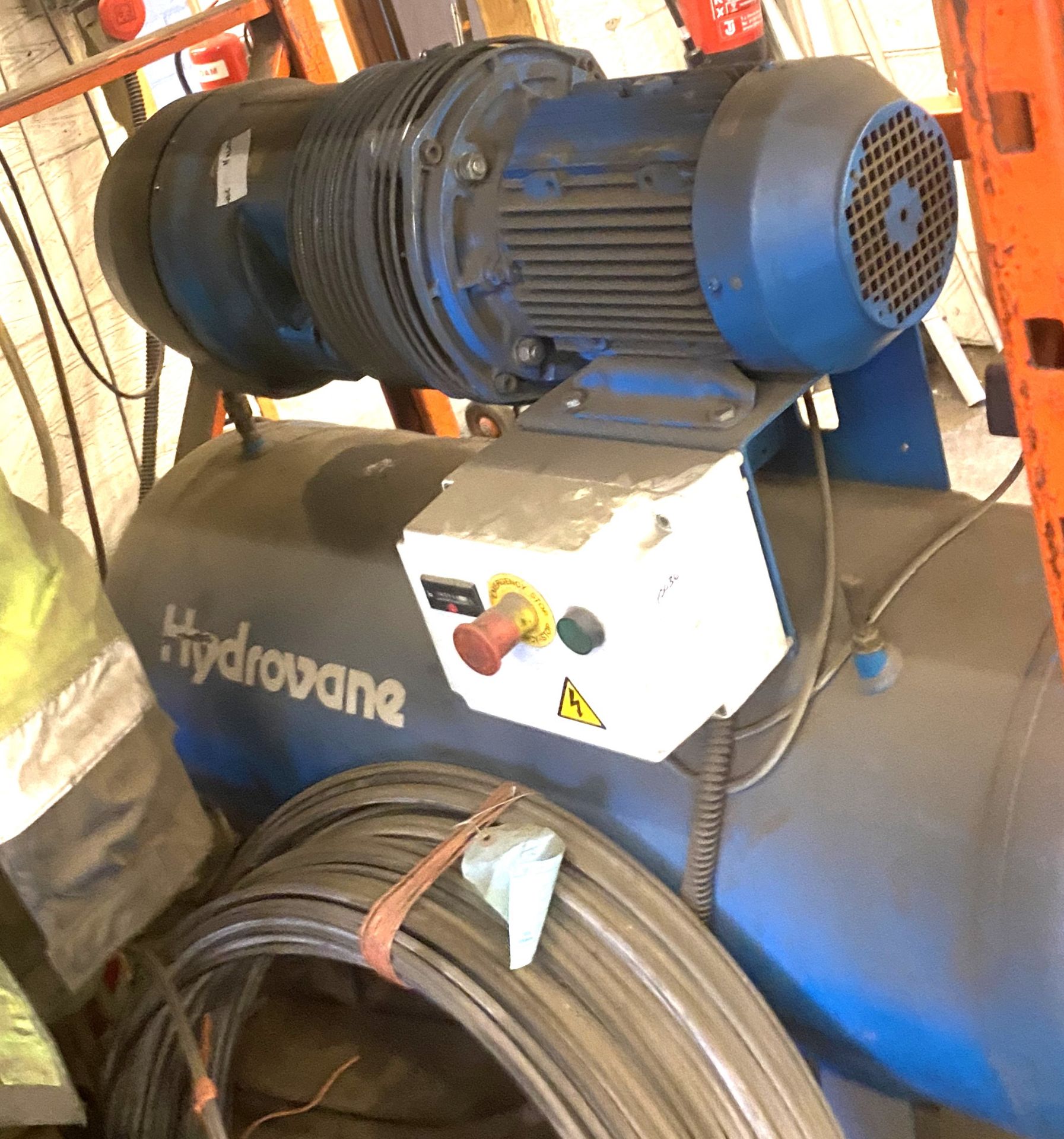 1 x Hydrovane Industrial Air Compressor With a Compair F9S Refrigerant Dryer