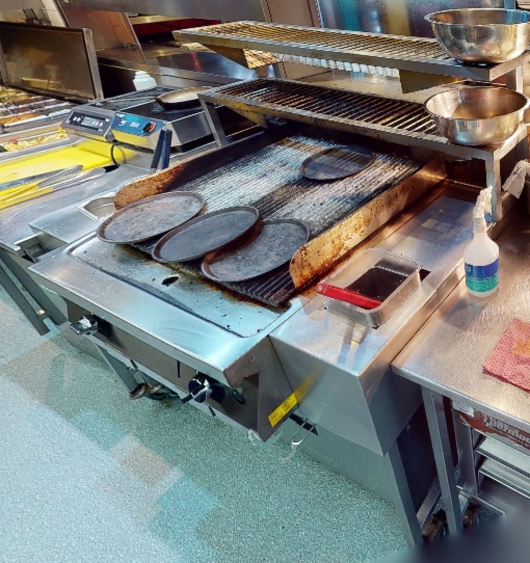 1 x Angelo Po Chargrill Gas Griddle With Stand on Castors - Size: H92 x W130 x D100 cms - Image 4 of 12