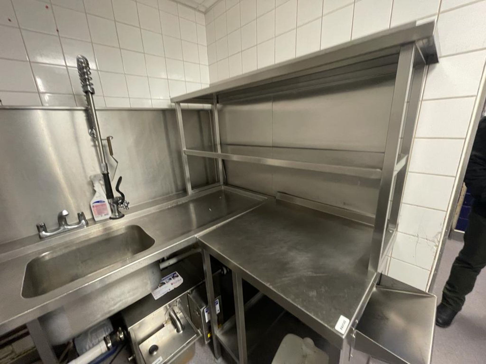 1 x Corner Inlet and Outlet Tables For Passthrough Dishwashers - Features Wash Basin, With Upstand - Image 5 of 6