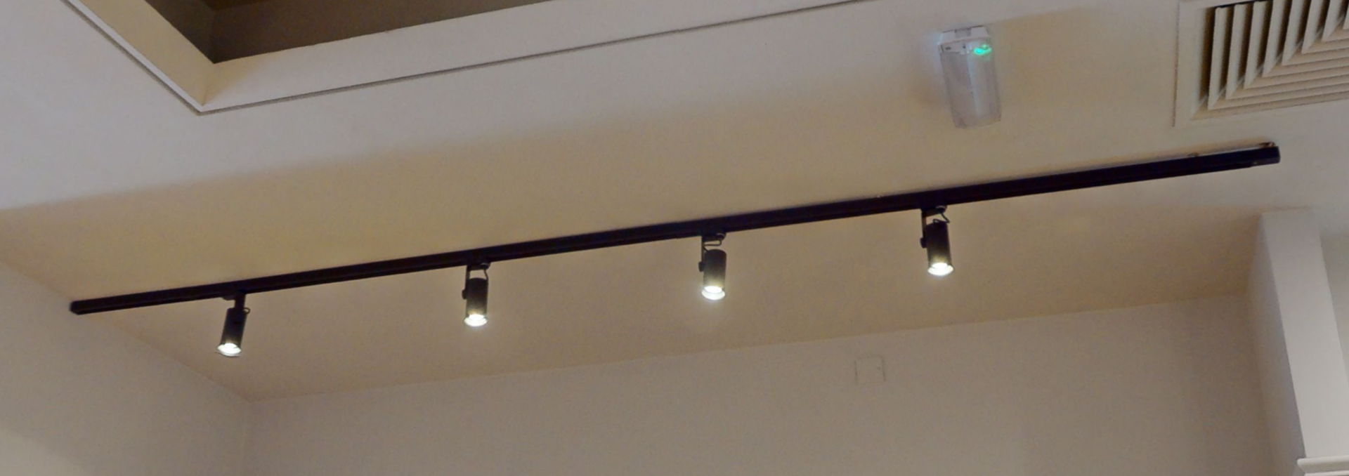 2 x Track Light Fittings Featuring Four Spotlights on Each - Image 3 of 3