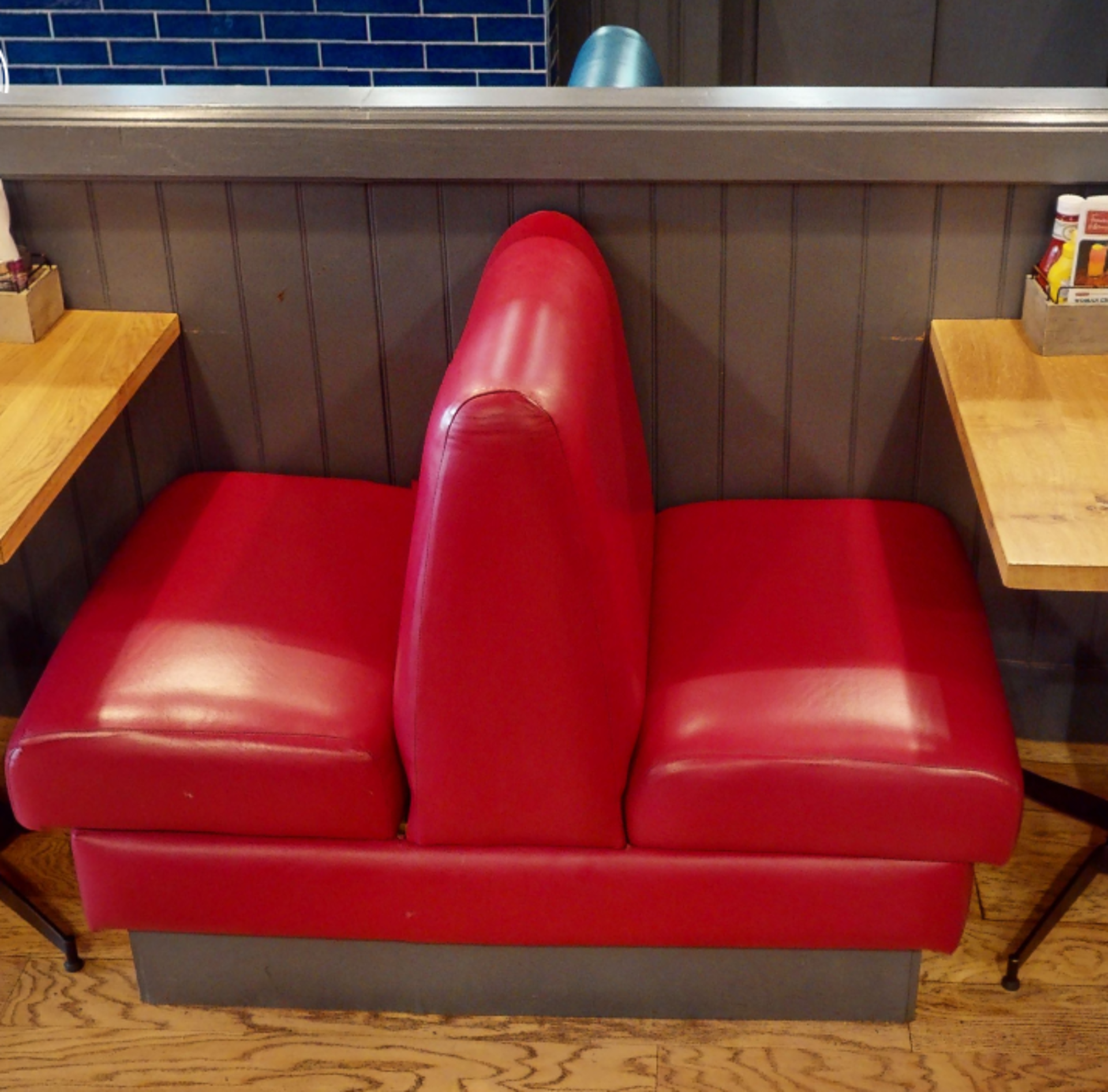 1 x Collection of Restaurant Seating Benches - Single Seat Benches in Red Faux Leather - Image 5 of 6