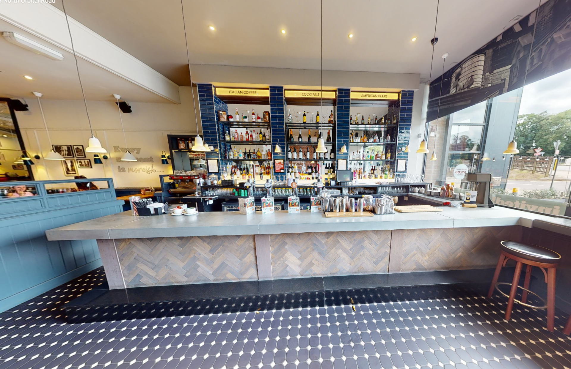 1 x Restaurant Bar Featuring a Stone Bartop, Parquet Wooden Fasci and Granite Footrest - Bild 6 aus 6