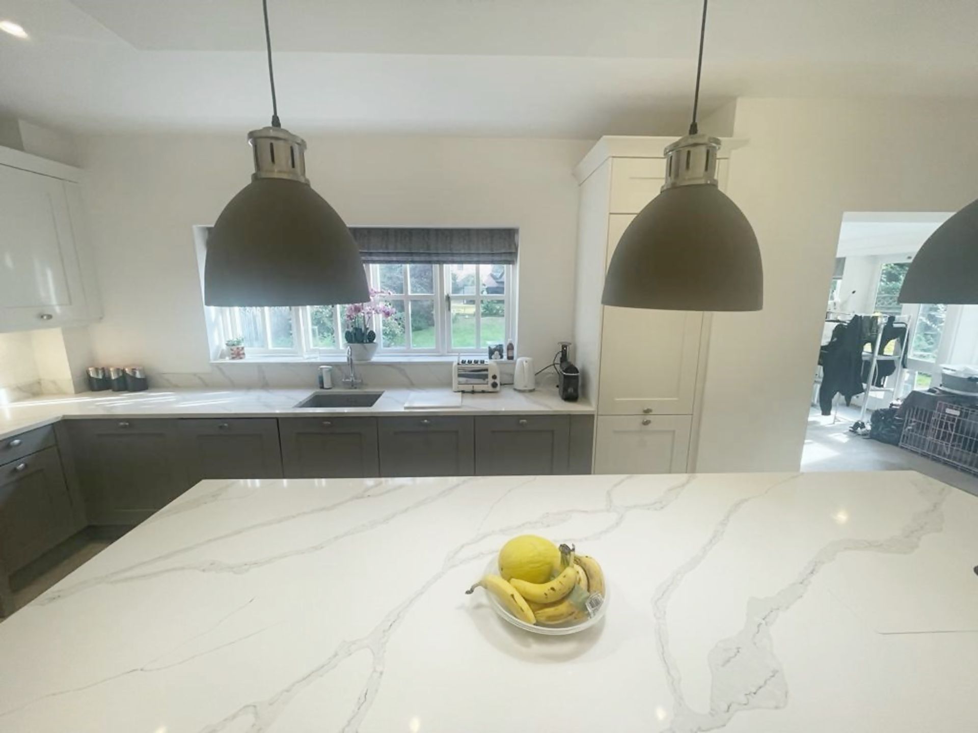 1 x SIEMATIC Bespoke Shaker-style Fitted Kitchen, Utility Room, Appliances & Modern Quartz Surfaces - Image 21 of 99