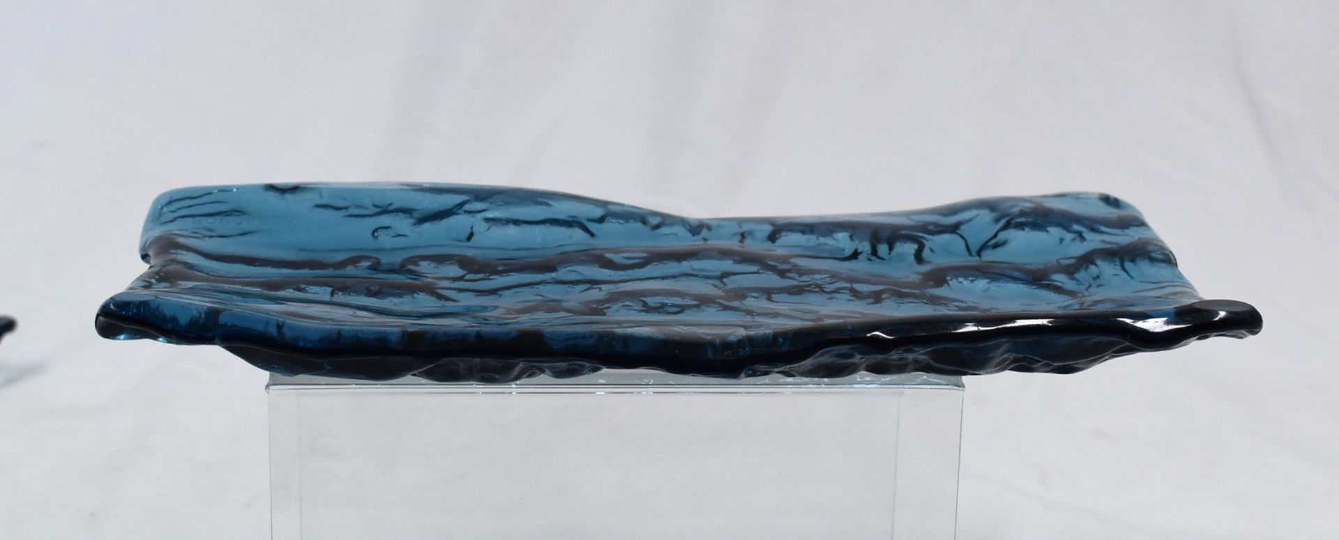 6 x Pordamsa Craft Glass Dinner Trays in Blue - Handcrafted Unique Dinnerware - RRP £240 - 28 x 15 - Image 2 of 11