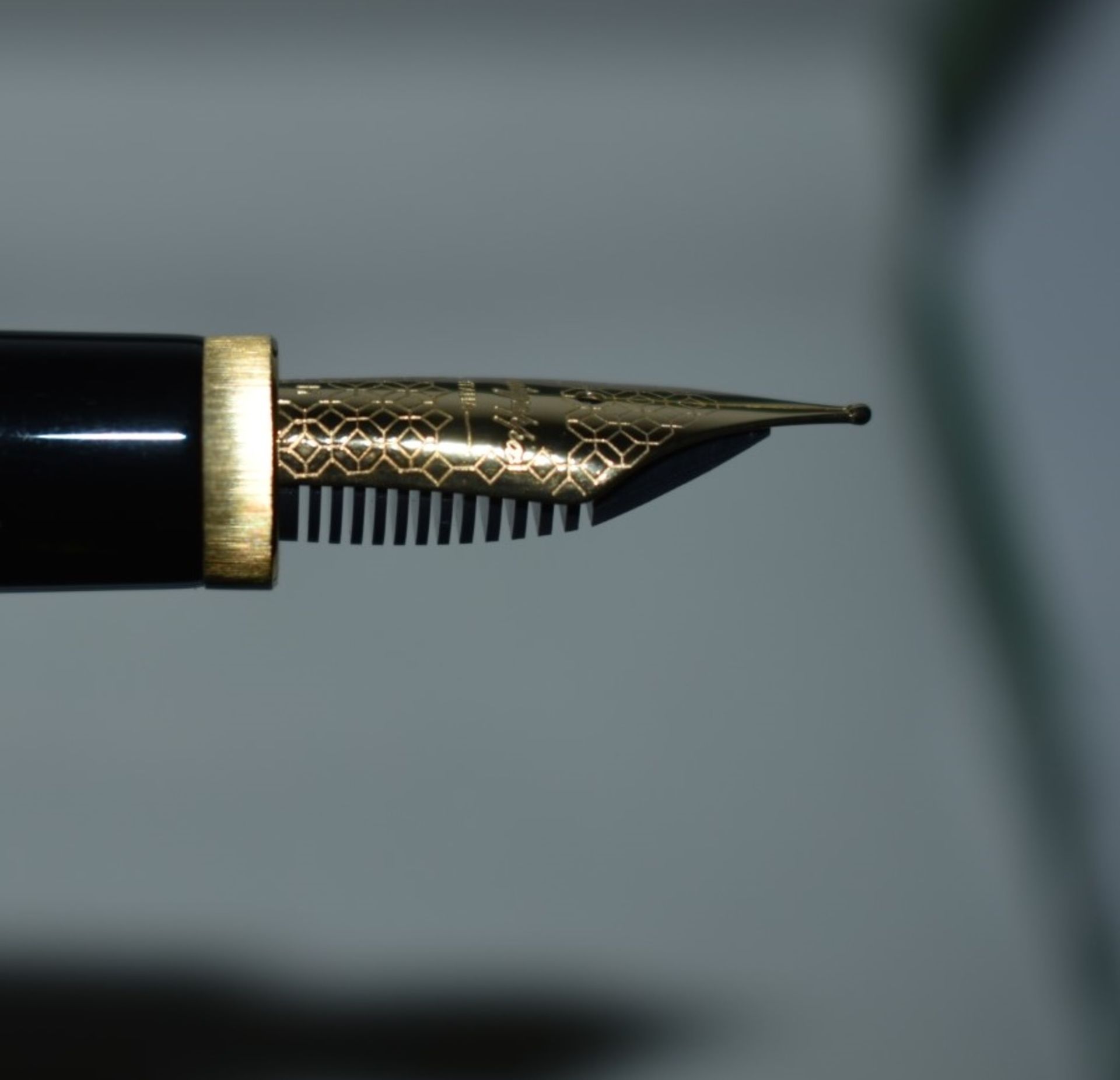 1 x MONTEGRAPPA 'Zero' Luxury Fountain Pen in Black With Presentation Case - Boxed Stock - Image 7 of 16