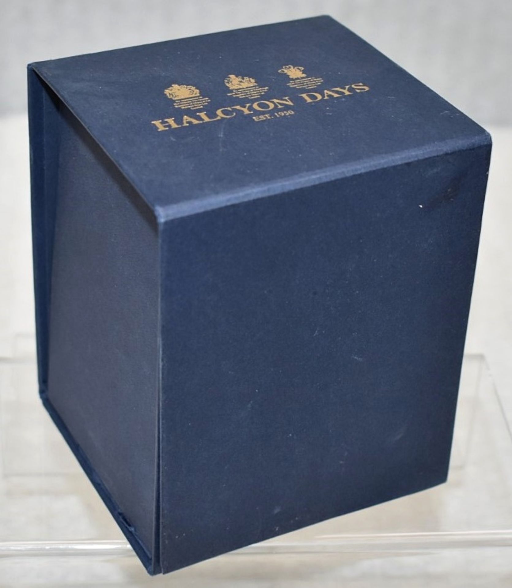 1 x HALCYON DAYS Christmas Lidded Bone China Candle - Original Price £120.00 - Image 4 of 4