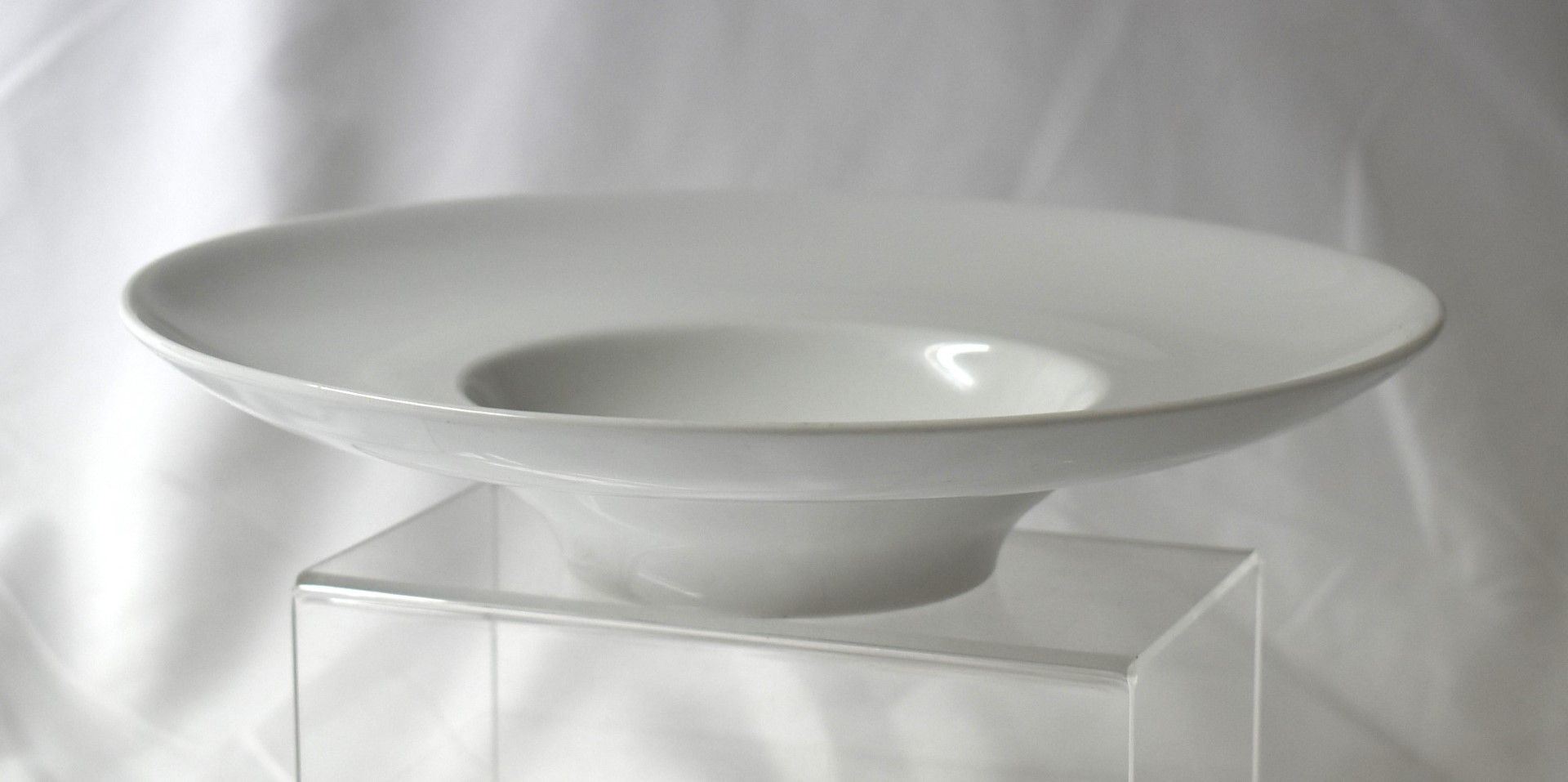 6 x Pillivuyt French Porcelain Wide Rim Dinner Bowls - 26cm Diameter - CL011 - Ref: PX279 - - Image 3 of 5