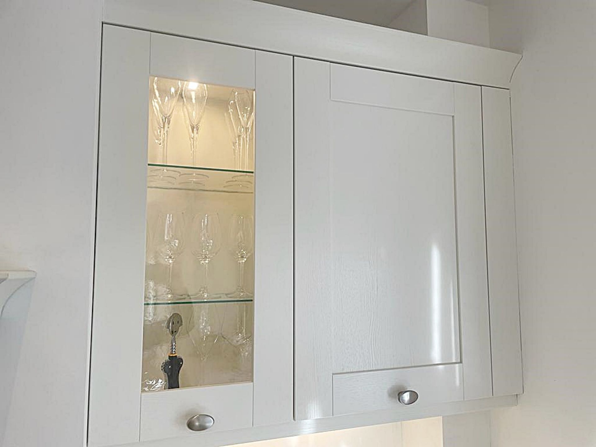 1 x SIEMATIC Bespoke Shaker-style Fitted Kitchen, Utility Room, Appliances & Modern Quartz Surfaces - Image 47 of 99