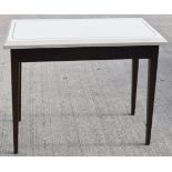 1 x Elegant Table Featuring Stone Resin Top With Brass Inlay - Ref: HOC270 WH2 - CL987 - Location:
