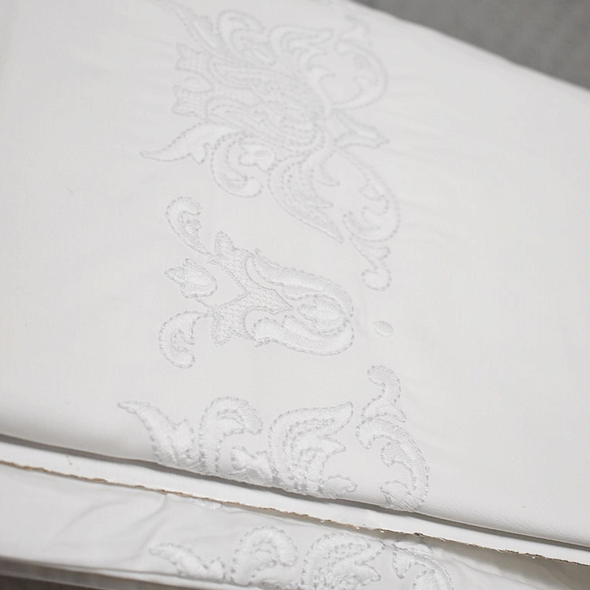 1 x YVES DELORME 'Muse' Luxury King Duvet Cover (240cm x 220cm) - Original Price £449.00 - Image 5 of 7