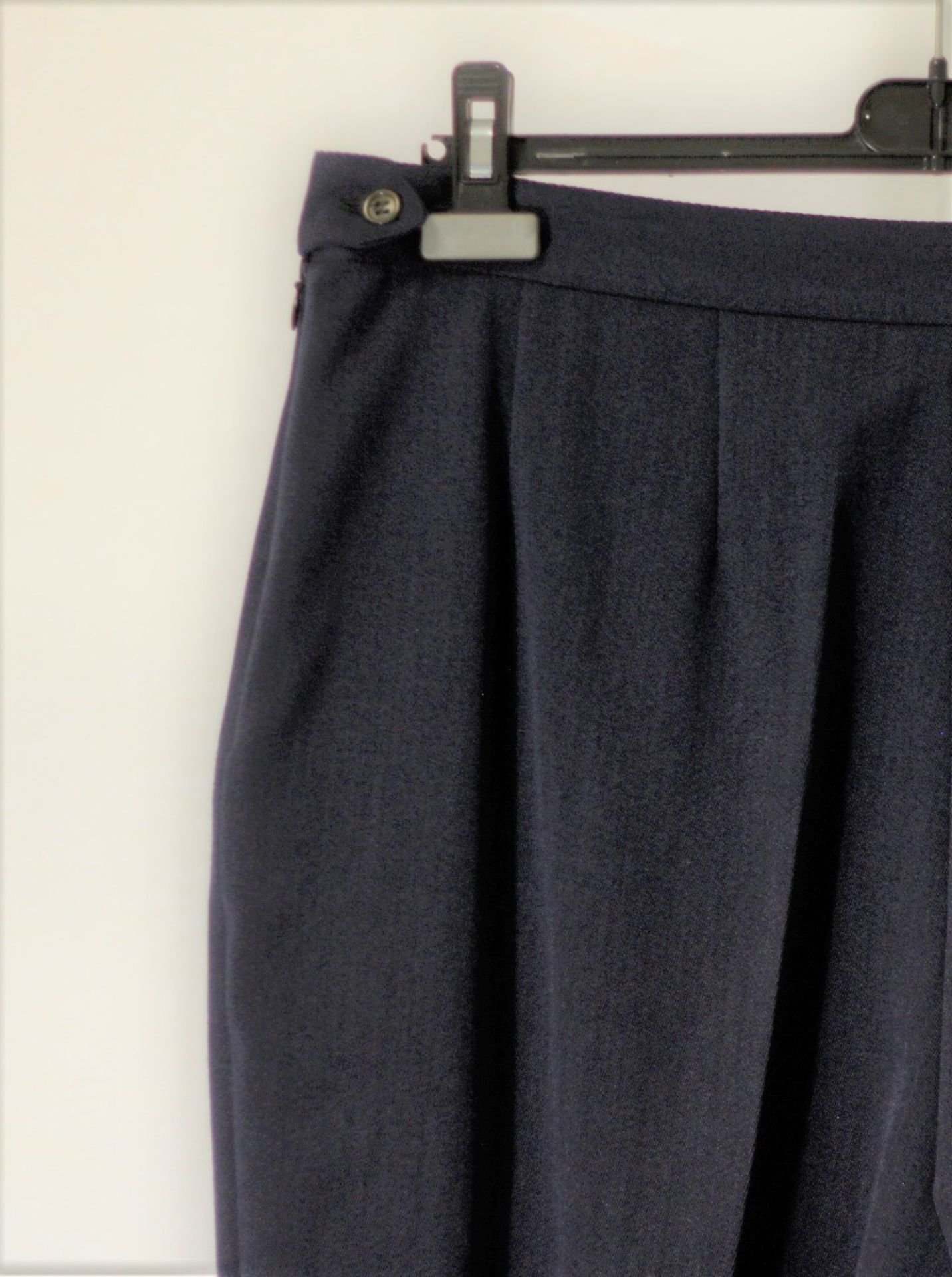 1 x Belvest Navy Trousers - Size: 26 - Material: Wool/ Cotton - From a High End Clothing Boutique In - Image 7 of 9