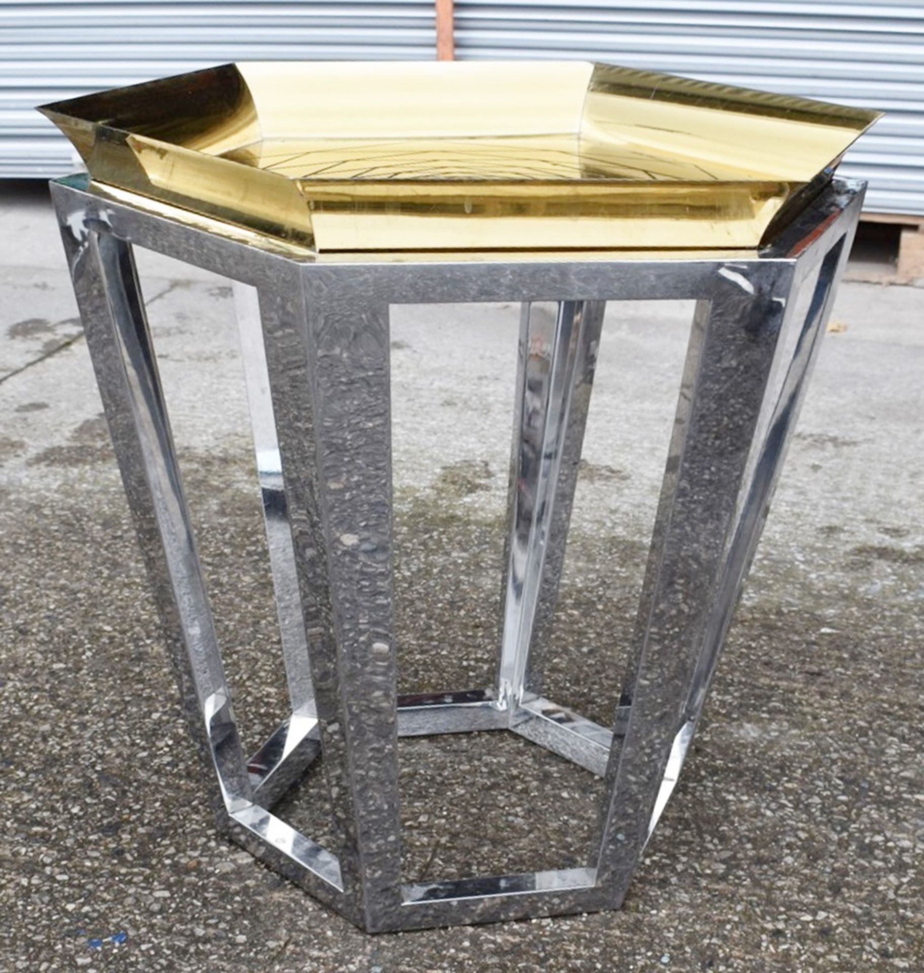 1 x Contemporary Designer Metal Table Featuring a Removable Tray Top with Geometric Rose Design, - Image 2 of 4