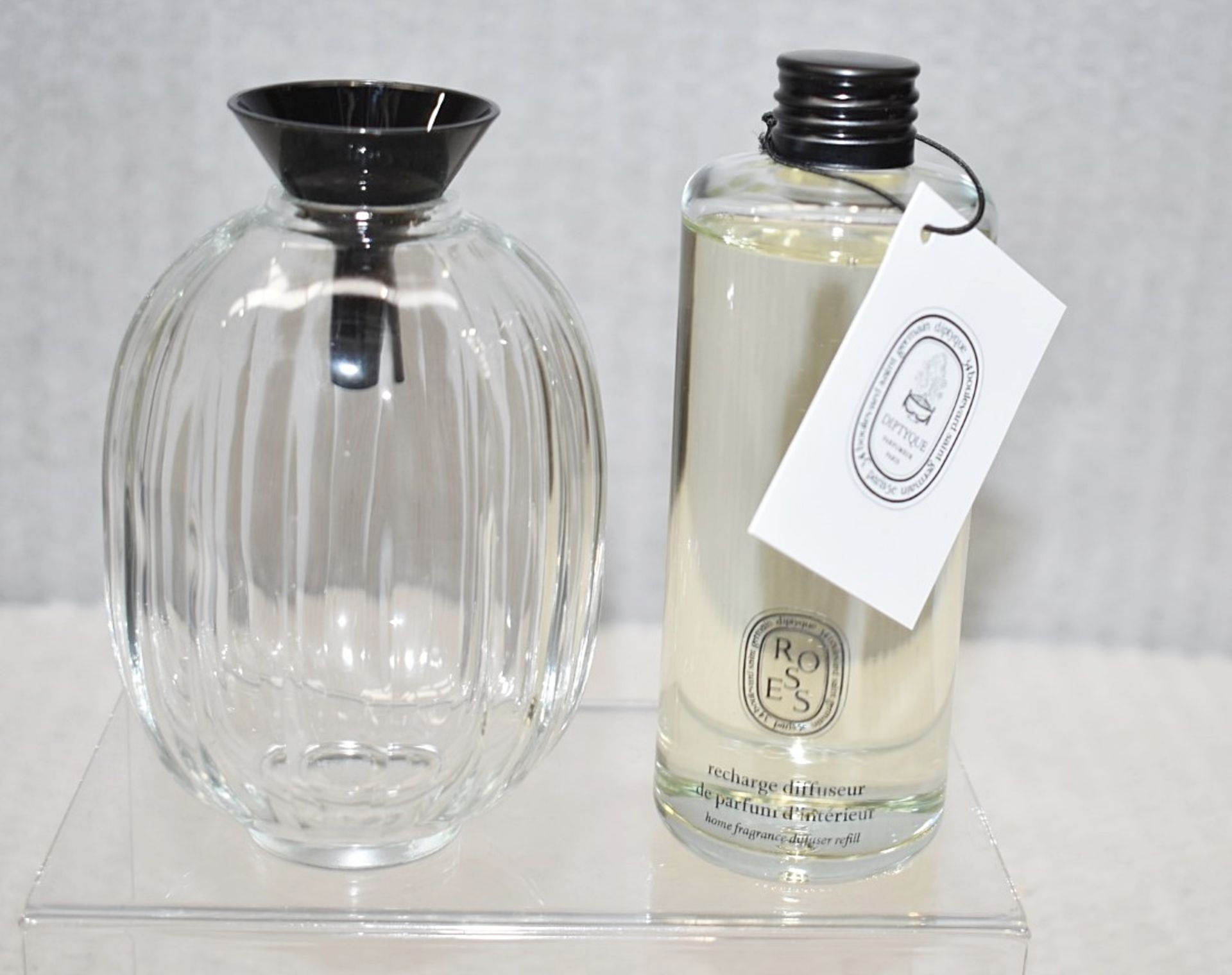 1 x DIPTYQUE 'Roses' Luxury Diffuser with Frangrance and Reeds (200ml) - Original Price £152.00 - Image 3 of 6