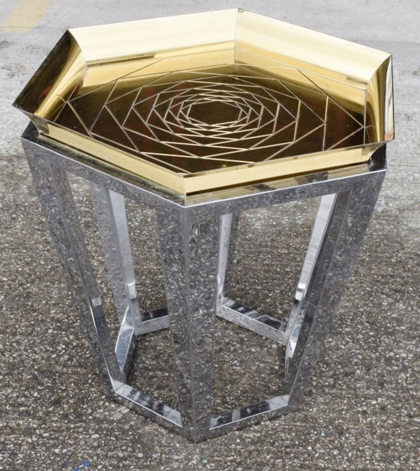 1 x Contemporary Designer Metal Table Featuring a Removable Tray Top with Geometric Rose Design, - Image 3 of 4