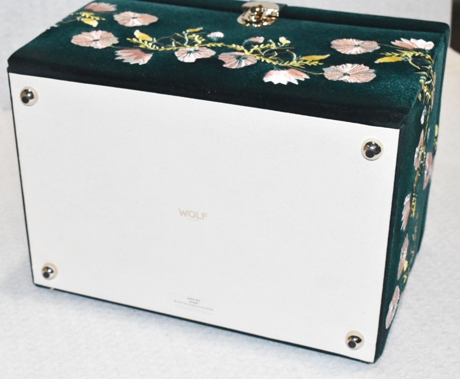 1 x WOLF 'Zoe' Large Luxury Embroidered Jewellery Box, Upholstered in Green Velvet - RRP £739.00 - Image 5 of 10