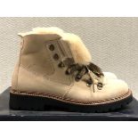 1 x Pair of Designer Olang Women's Winter Boots - Aurora.Lux 88 Beige - Euro Size 39 - New Boxed