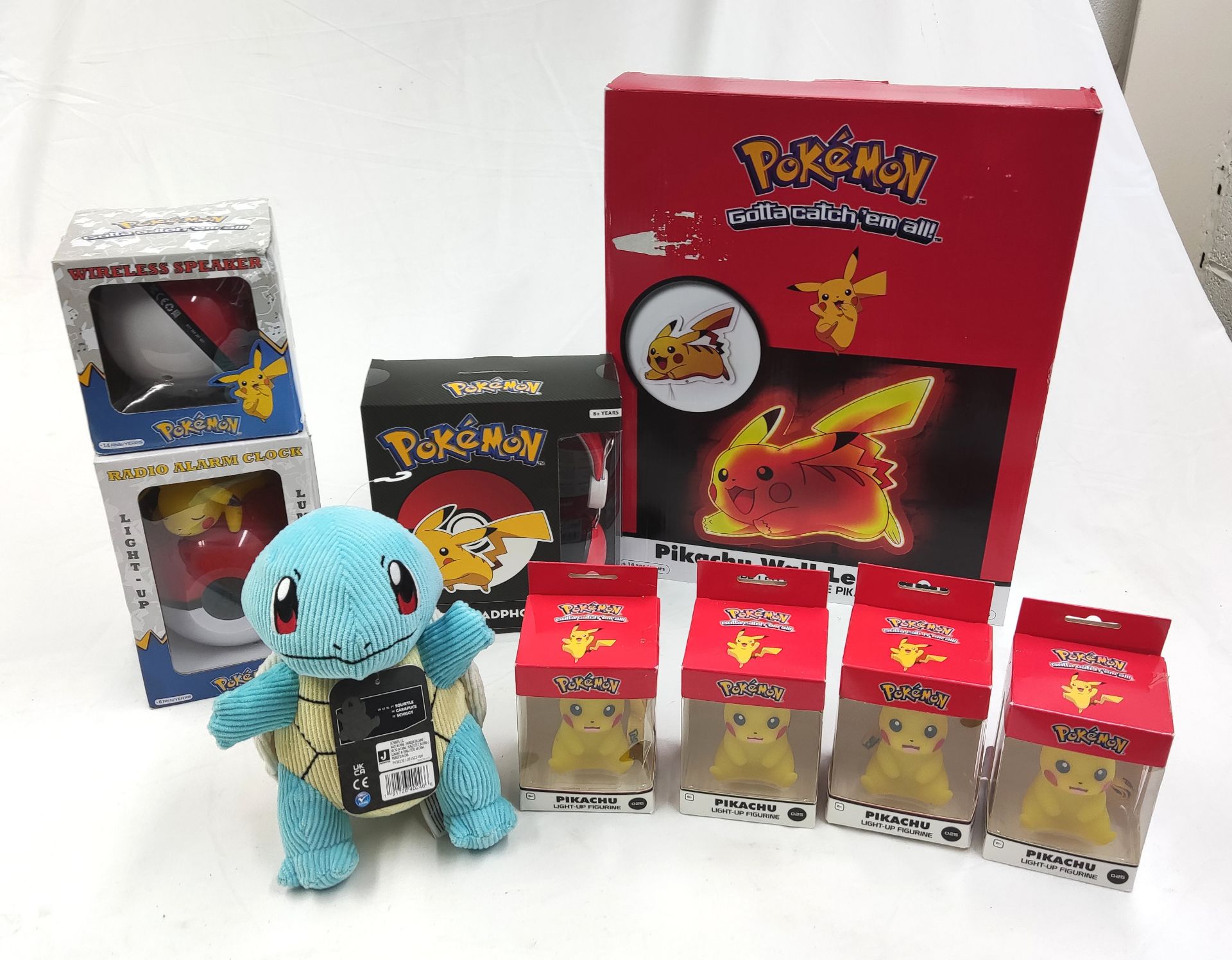 1 x POKEMON Assortment of Toys and Collectibles - Plush Squirtle, Pikachu Radio Alarm Clock and More - Image 2 of 17